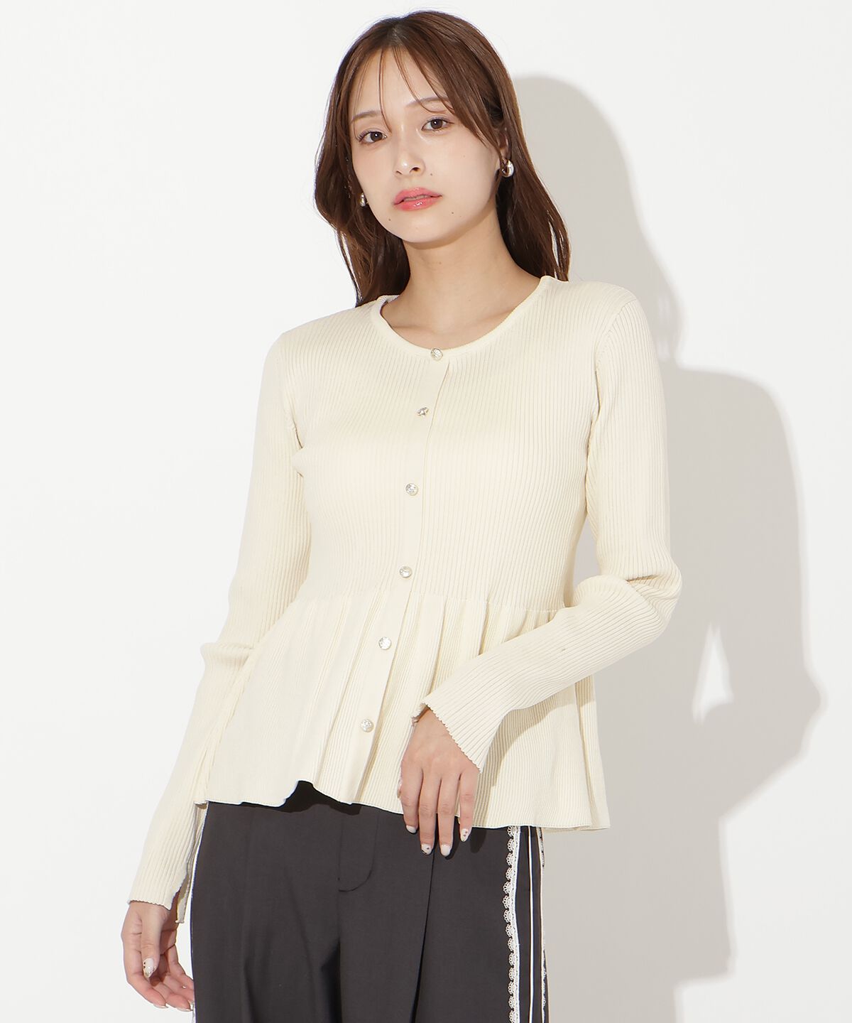 アンドクチュール「シャツ襟付きペプラムニットプルオーバー」|ニット・セーター|