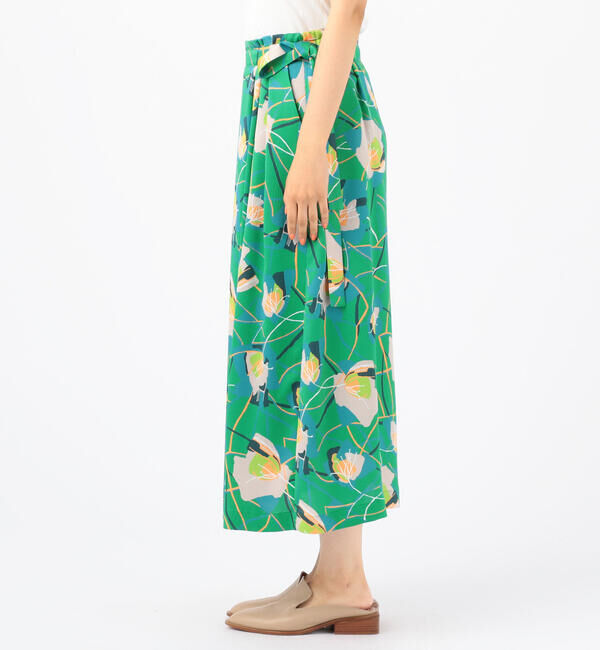 Ballsey「アイヴィーフラワープリント アシンメトリータックミディスカート」|フレア|