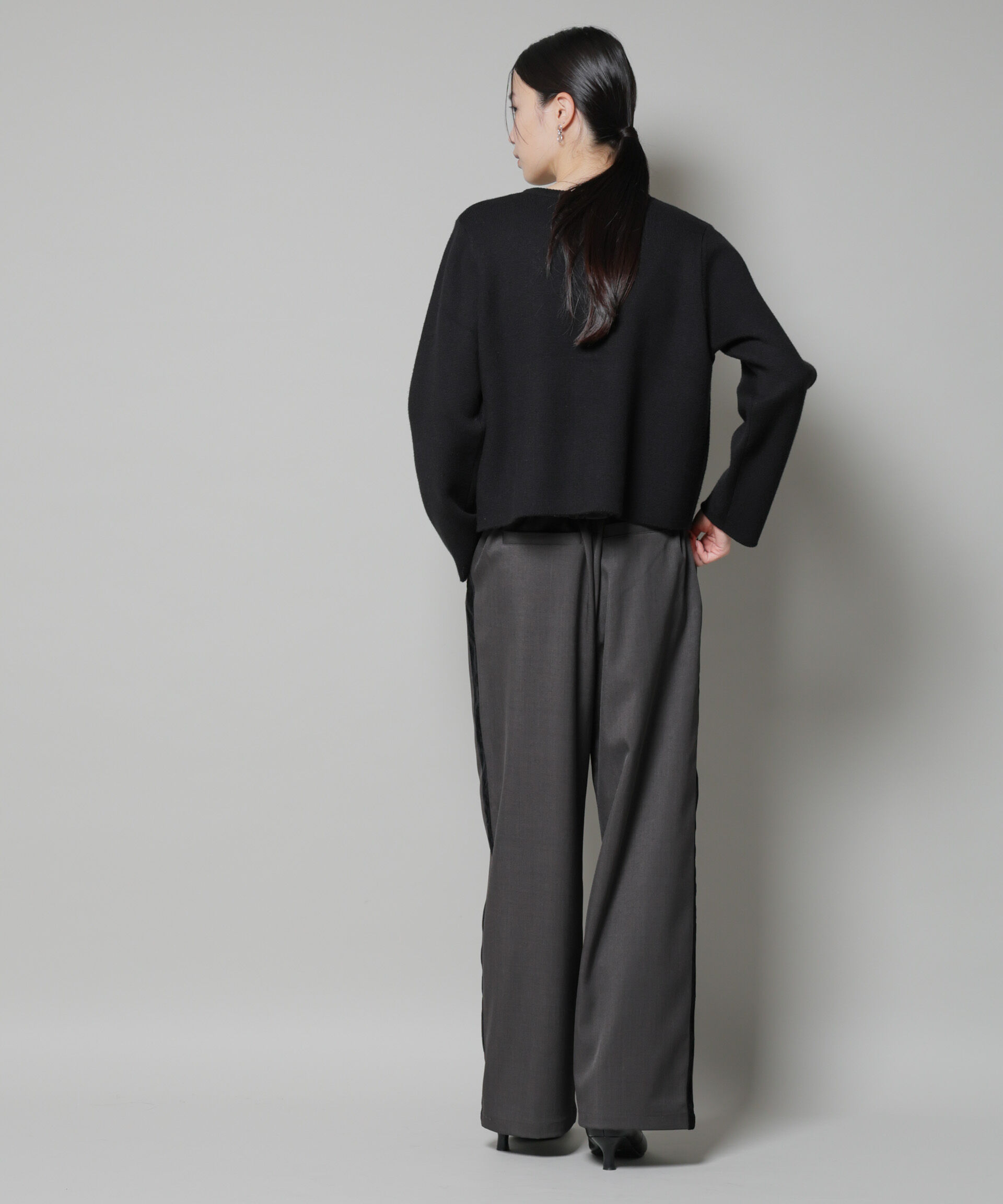 nano･universe「ベルベッドサイドラインパンツ」|チノ|