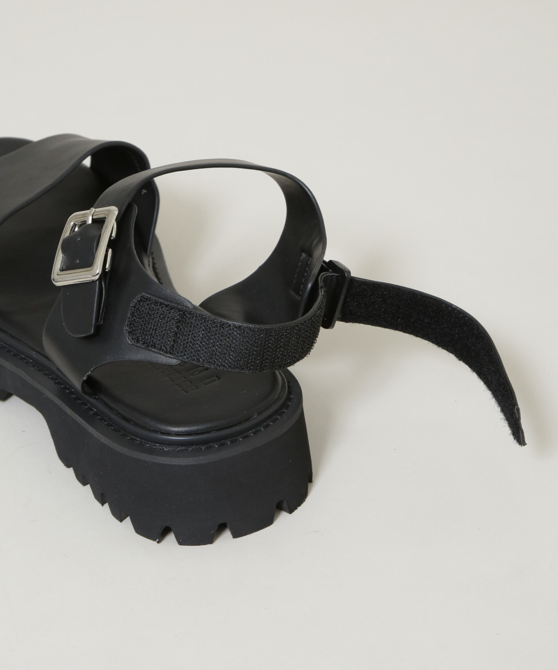 nano･universe「スタンダードストラップサンダル」|サンダル|