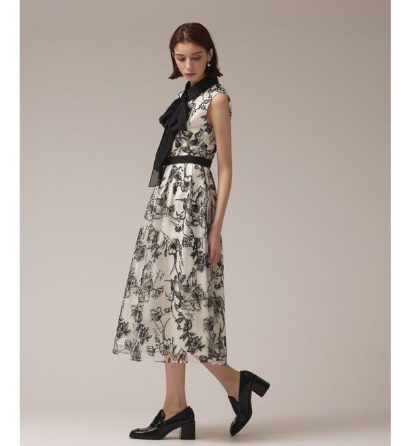 GRACE CONTINENTAL「フラワー刺繍ボウタイドレス」|ドレス|