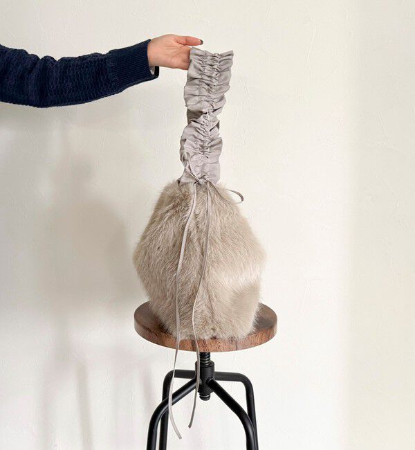 fredy emue「ギャザーハンドルエコファーショルダーバッグ」|ショルダー・メッセンジャー|