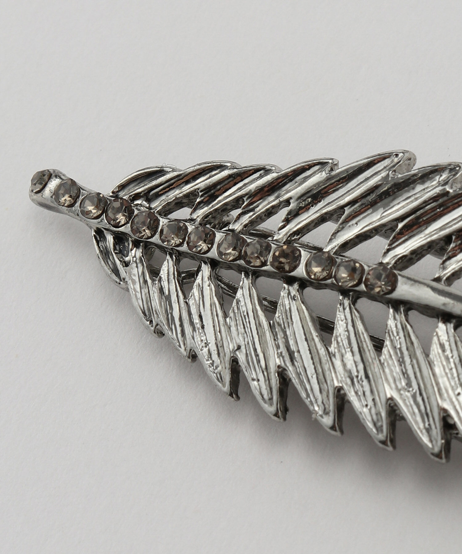 ROP&Eacute;「フェザーモチーフローマピン」|その他|