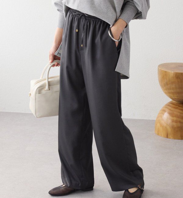  「【上品な光沢】サテンツイルイージーパンツ」|チノ|チャコールグレー