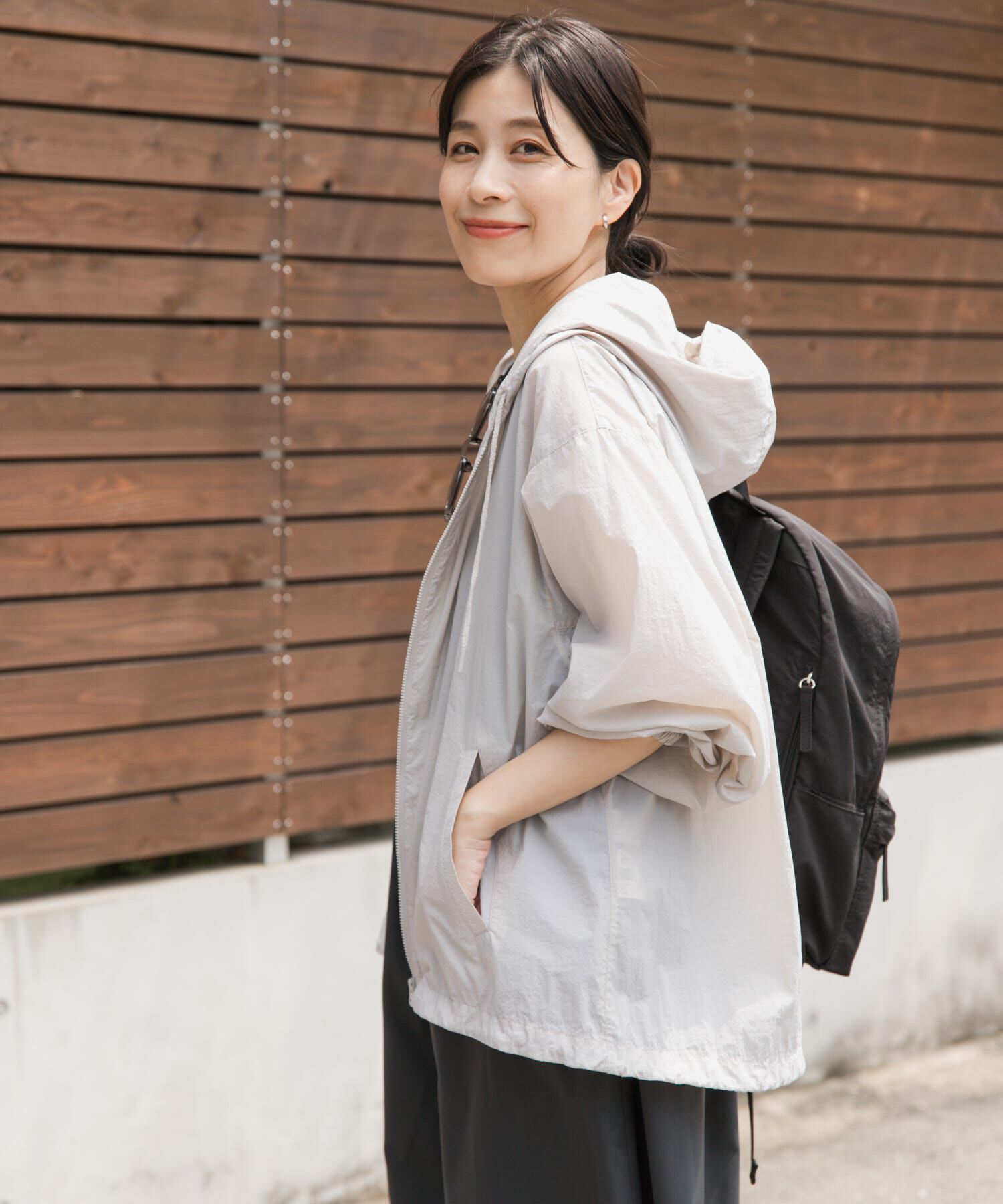 URBAN RESEARCH DOORS「『UR TECH』ポケッタブル撥水フレアパーカー」|アウトドア|