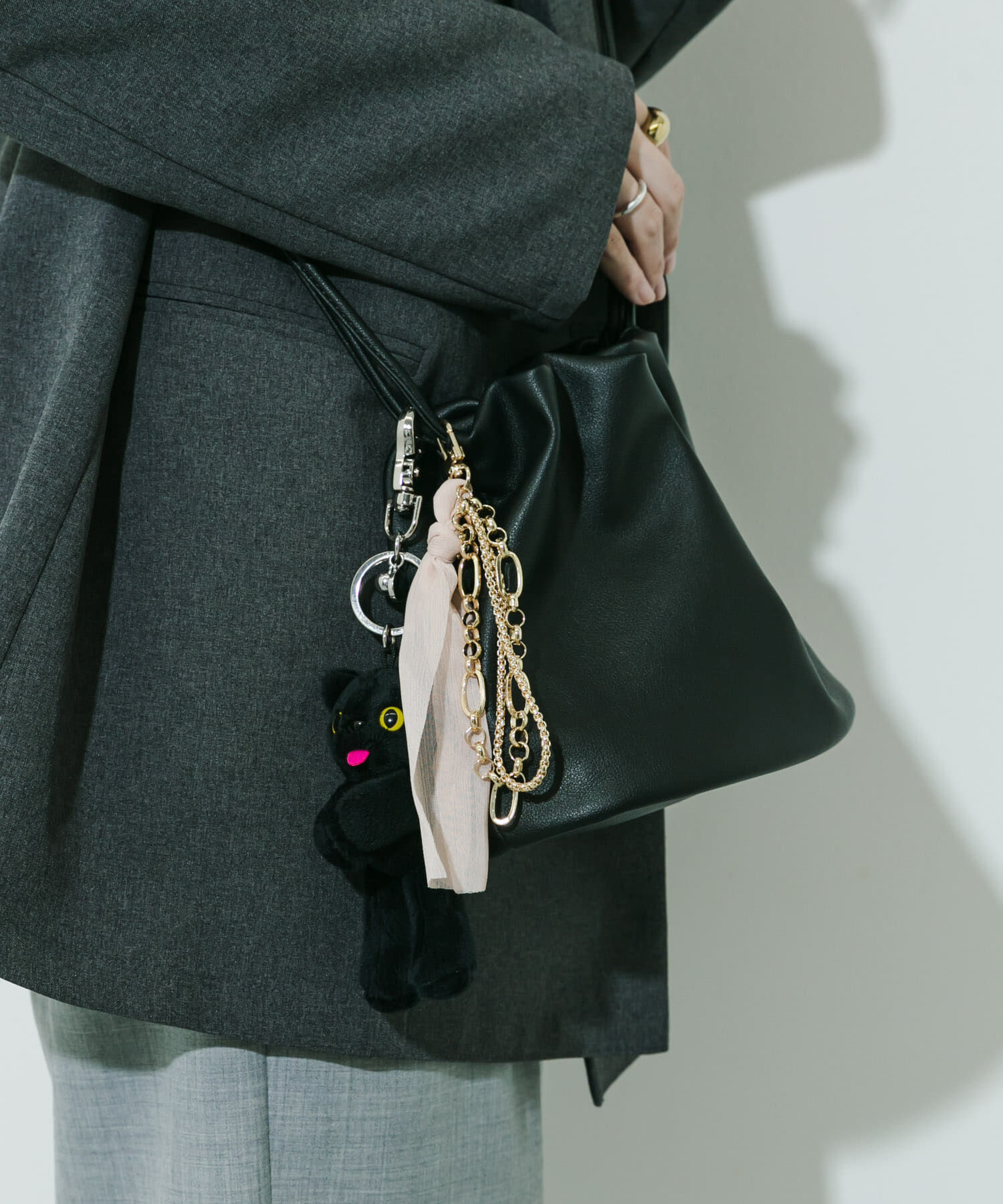 SMELLY「メタルパーツリボンキーチェーン」|チャーム・キーホルダー|