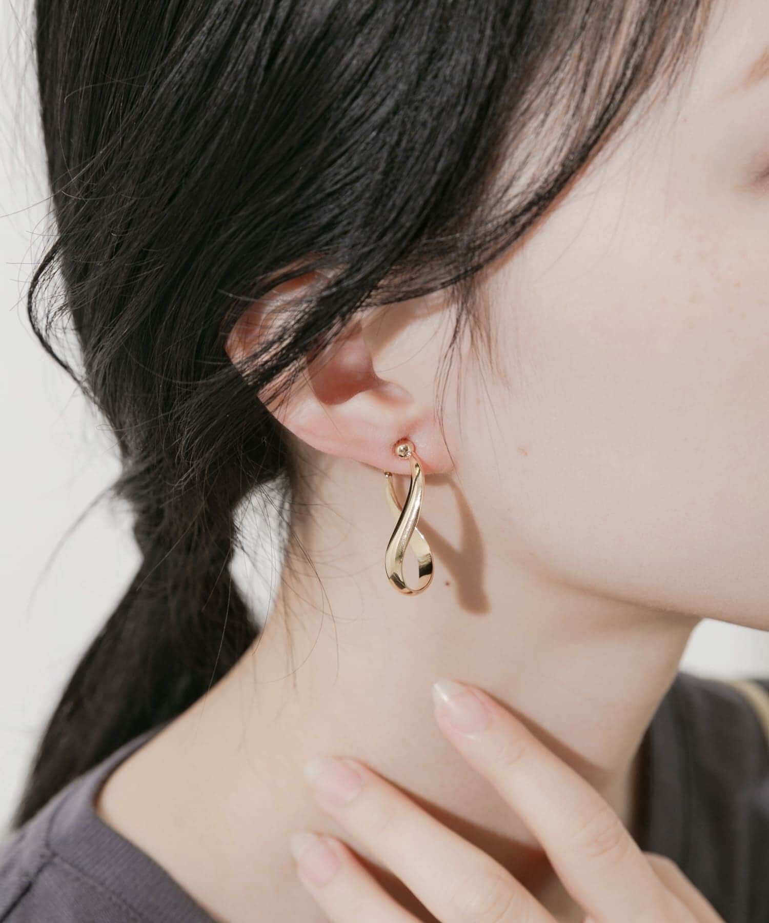 SMELLY「メタルツイストフープイヤリング」|イヤリング|