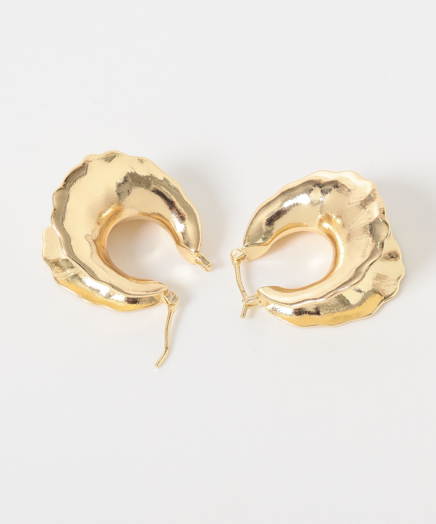 SMELLY「メタルボリュームエッジフープピアス」|ピアス|