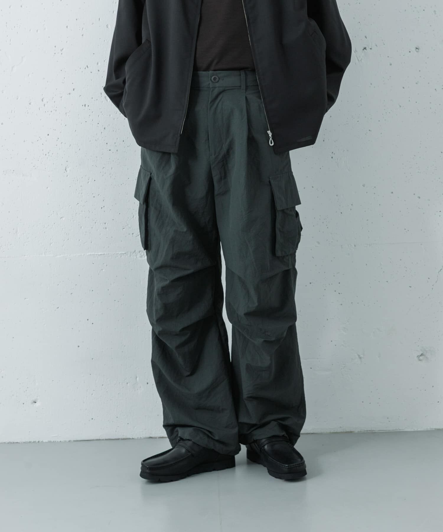 URBAN RESEARCH「URBAN RESEARCH iD　TASLAN NYLON OVER PANTS」|その他|チャコールグレー