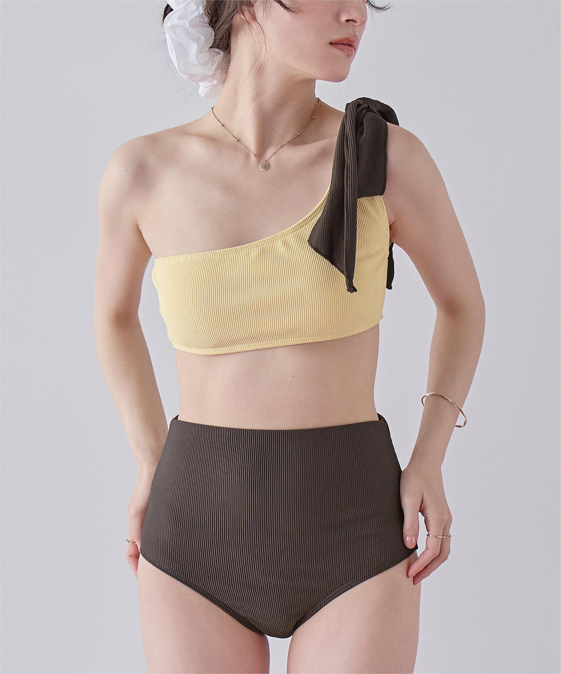 SEA DRESS「ワンショルダーデザインリブビキニ」|ビキニ|ｲｴﾛｰ/ﾀﾞｰｸﾌﾞﾗｳﾝ