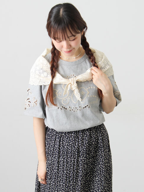 Samansa Mos2「三角ストール付カットワーク刺繍Tシャツ」|Tシャツ・カットソー|