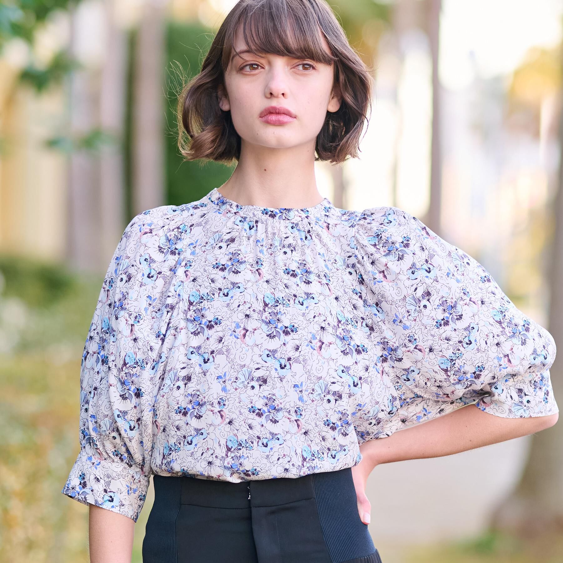 DRESSTERIOR「【着映え／花柄】フラワープリントボリュームスリーブブラウス」|シャツ・ブラウス|