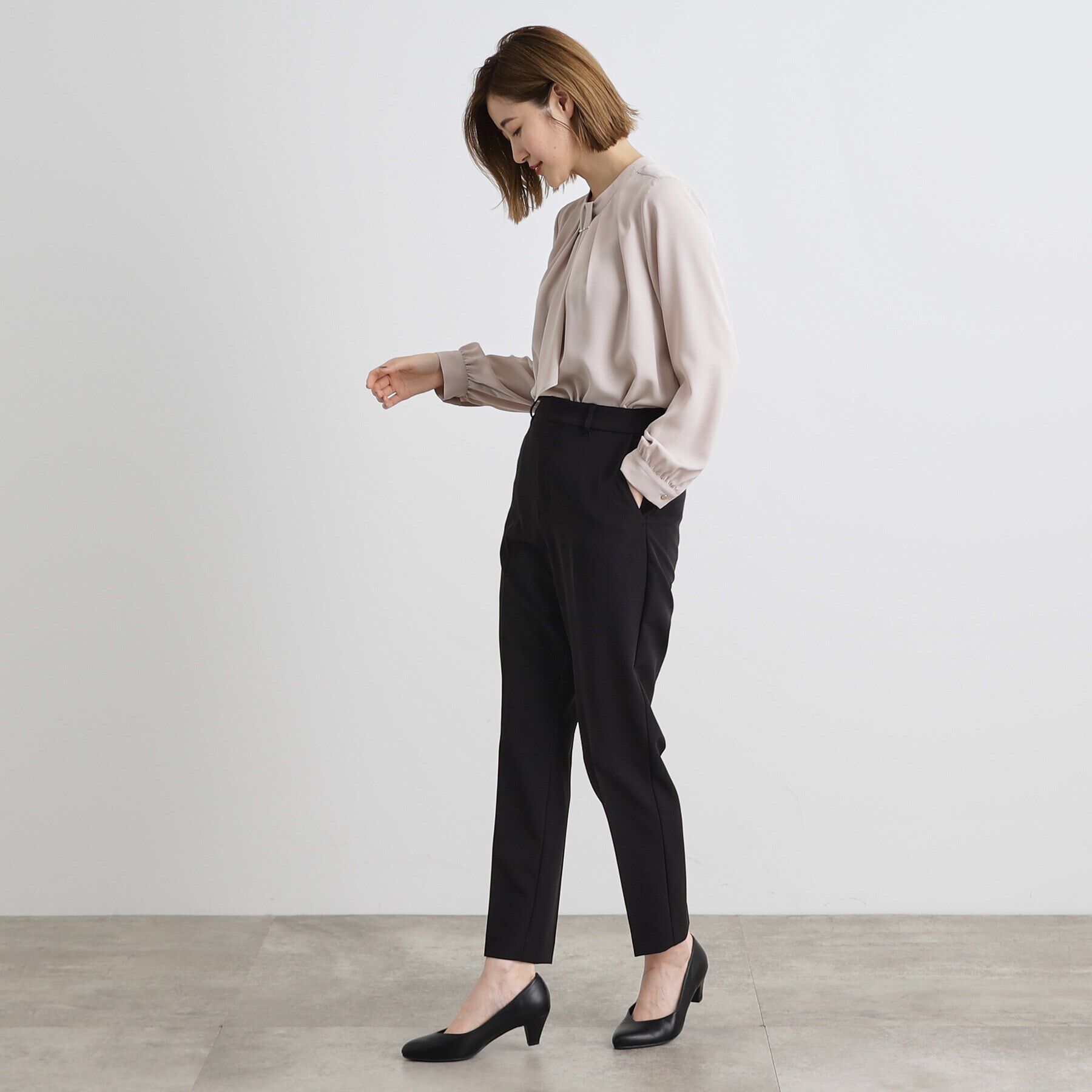 grove「しなやかストレッチ イージーケアテーパードパンツ」|その他|