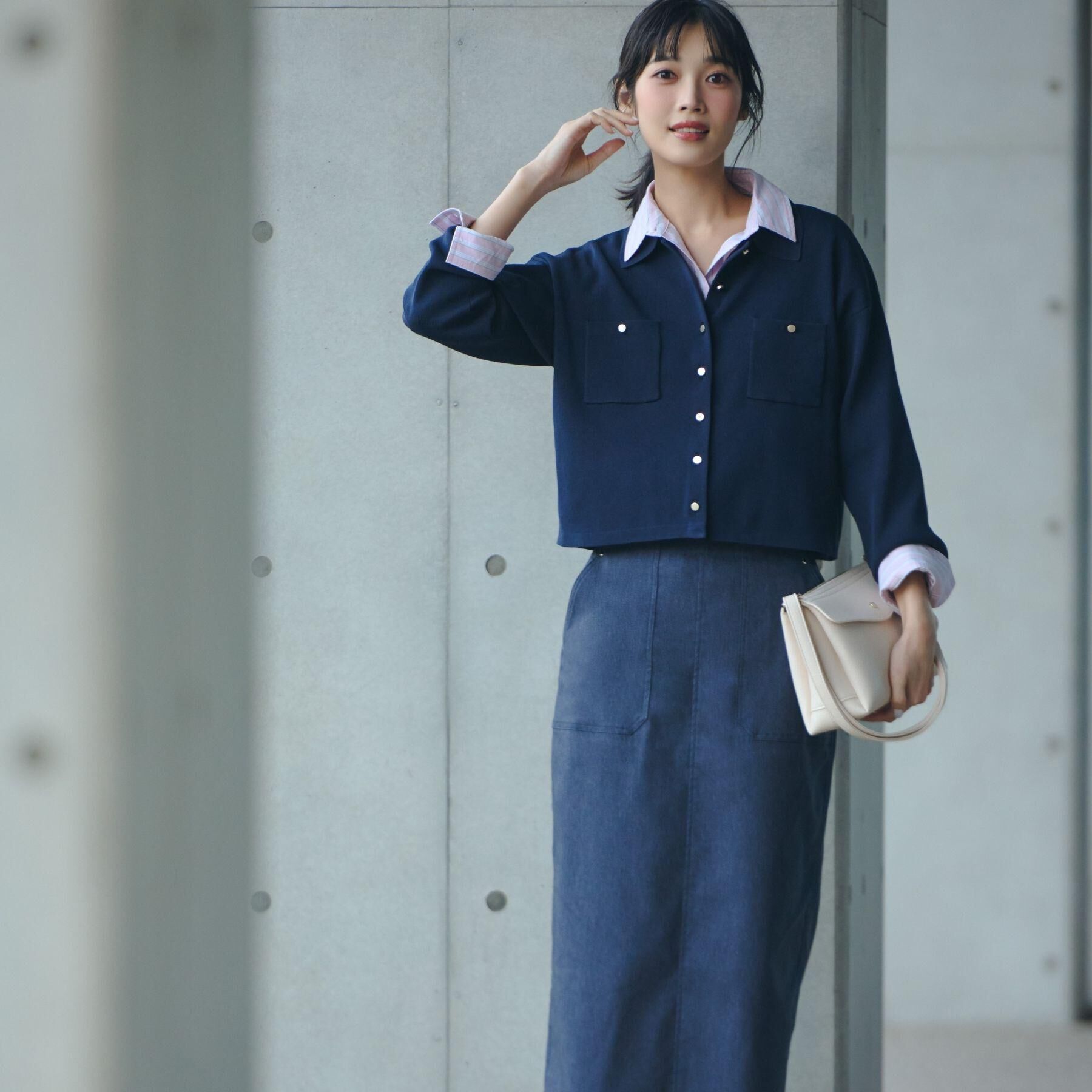 grove「【貴島明日香さん着用】一度着たら手放せない、驚きの伸びを備えたコットンナイロンストレッチシャツ」|シャツ・ブラウス|