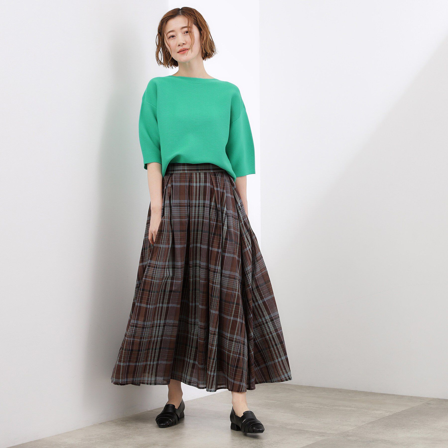 grove「【貴島明日香さん着用／洗濯機で洗える】レイヤードにもおすすめ、軽やかクロップドニット」|ニット・セーター|