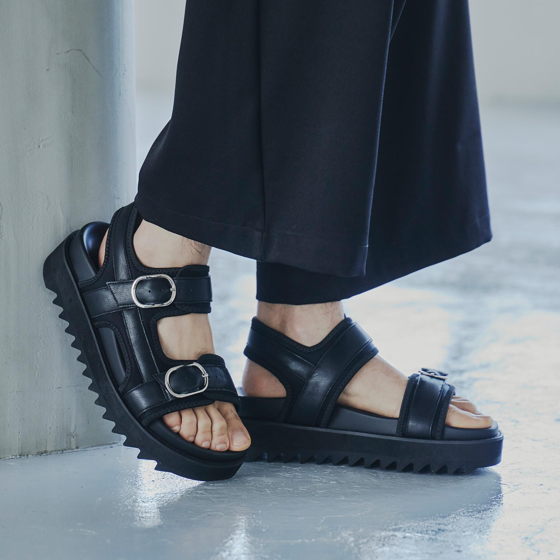 tk.TAKEO KIKUCHI「身長＋4.2cmアソートシャークソールボリュームサンダル」|サンダル|ブラック(019)