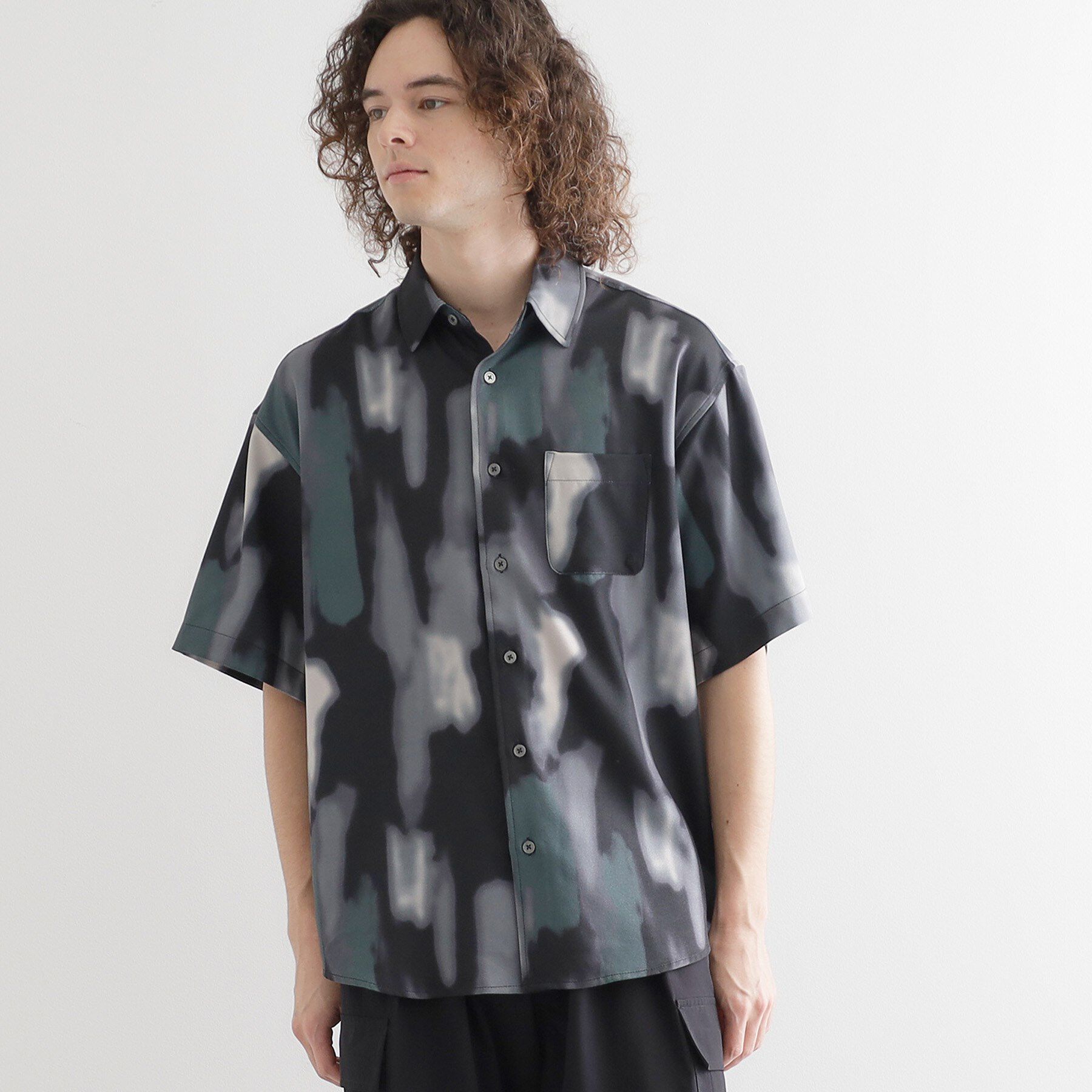 tk.TAKEO KIKUCHI「梨地ボカシプリントシャツ」|シャツ・ブラウス|