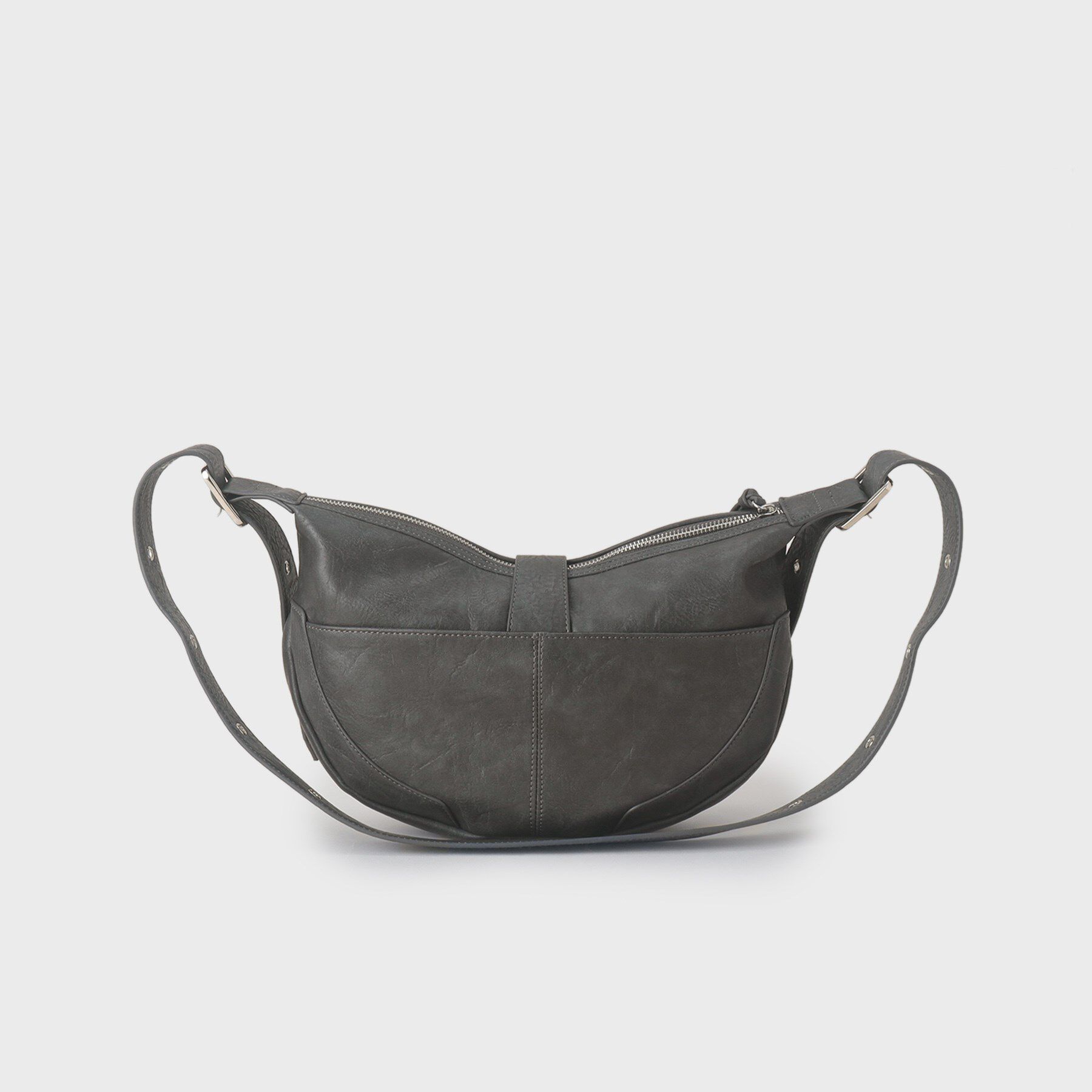 tk.TAKEO KIKUCHI「【FANCYシリーズ】スタッズクレセントショルダーバッグ」|ショルダー・メッセンジャー|