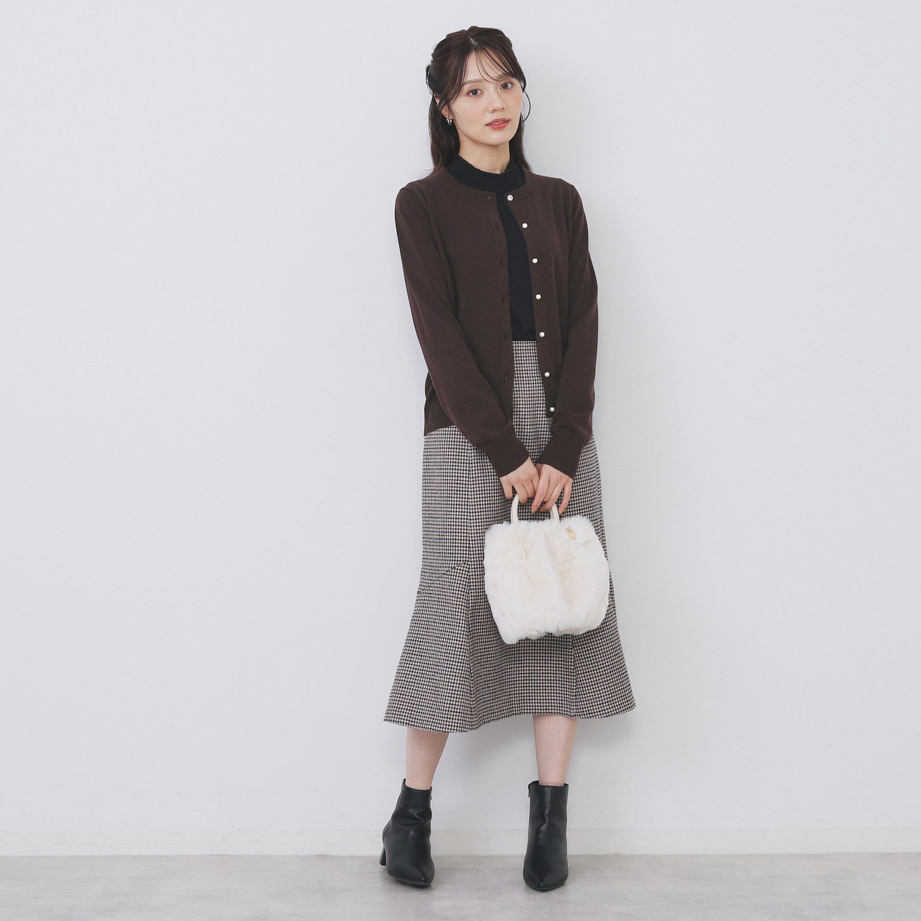 index「ビジュークルーネックカーディガン【洗濯機OK】」|カーディガン|