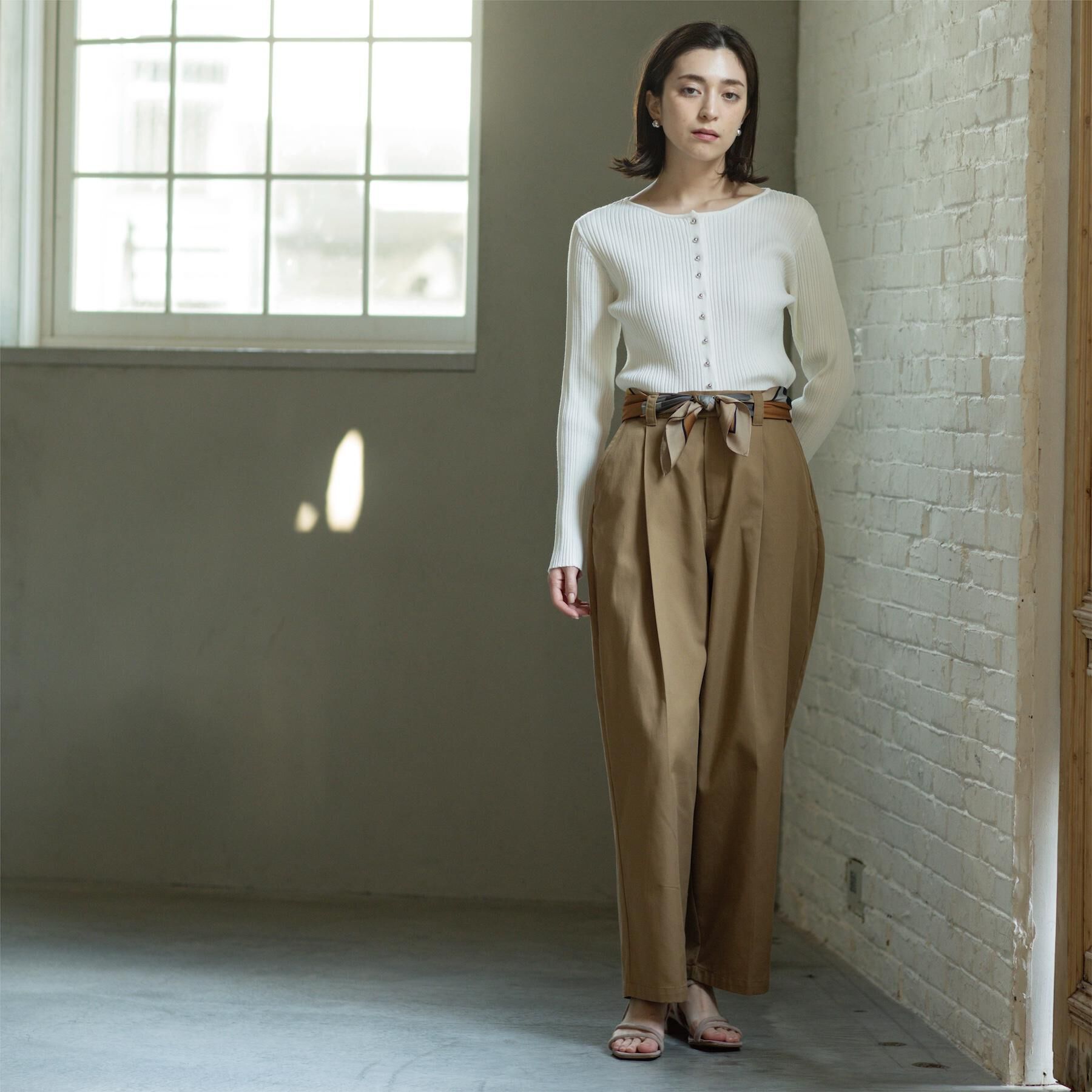 OPAQUE.CLIP「シルバー多ボタン ランダムリブニットカーディガン【洗濯機OK】」|カーディガン|