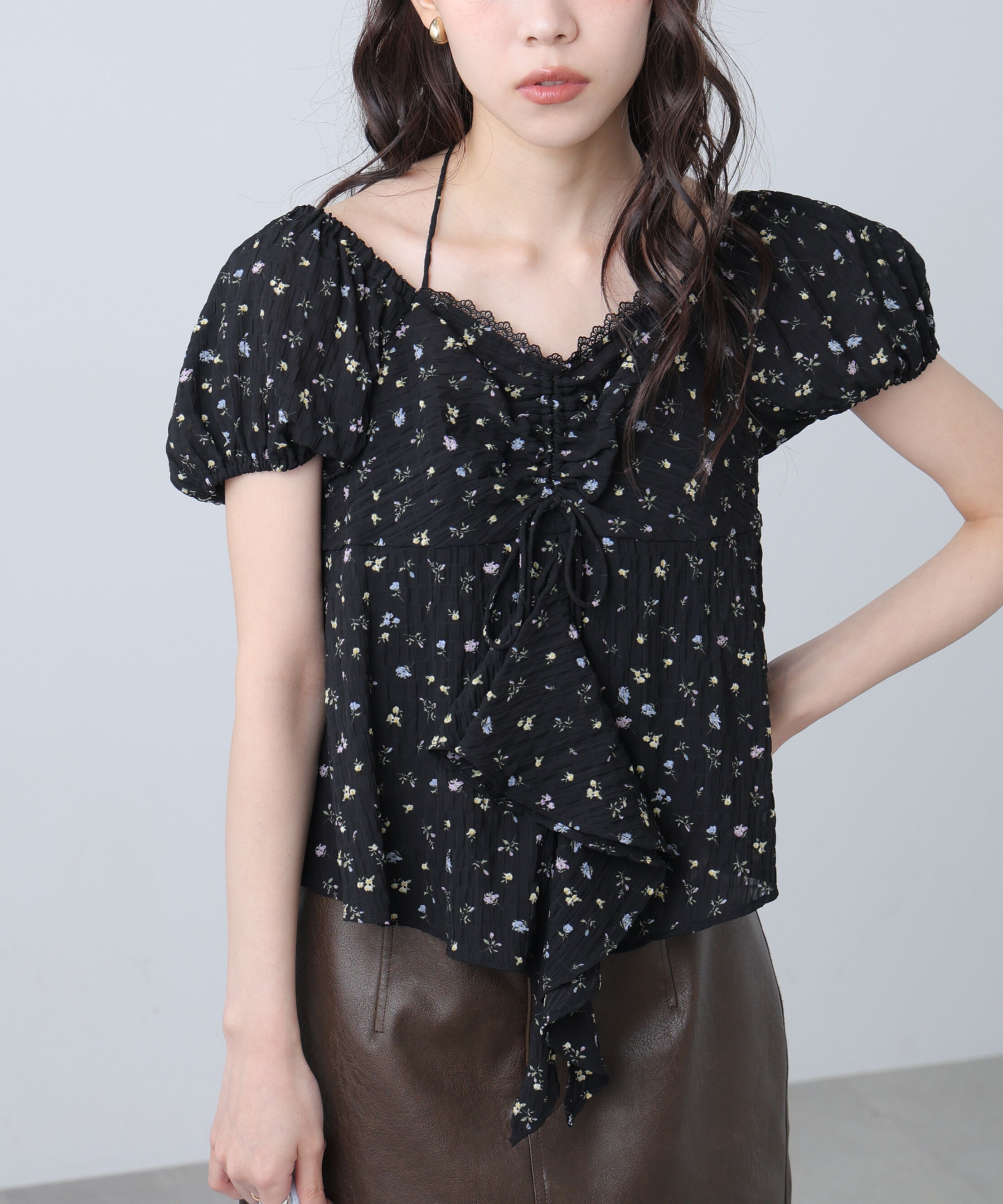  「フラワー2wayラッフルブラウス」|シャツ・ブラウス|ブラックベー 1