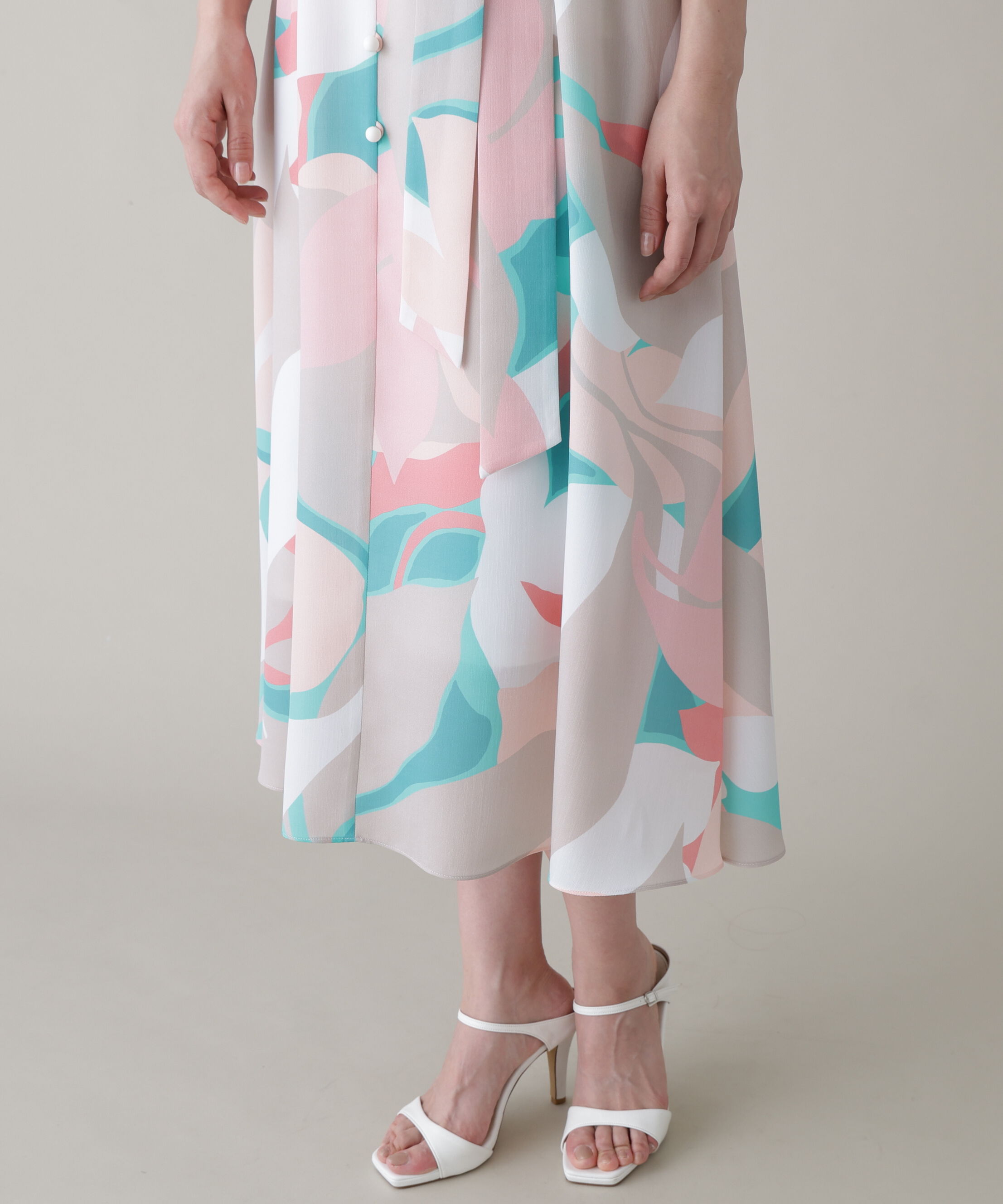  「シェードリーフプリントギャザーワンピース」|ワンピース|