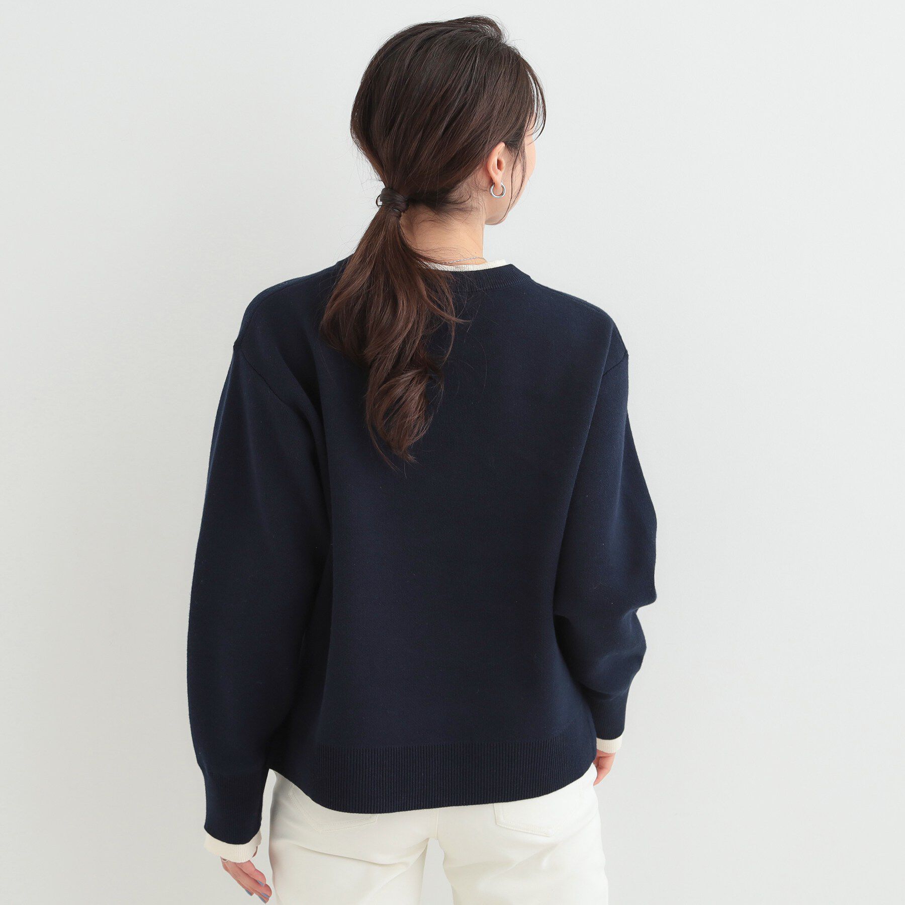 SHOO･LA･RUE「【洗濯機可/S-LL/インしなくても着られる】配色が上品 レイヤード風スウェットライクニット」|ニット・セーター|