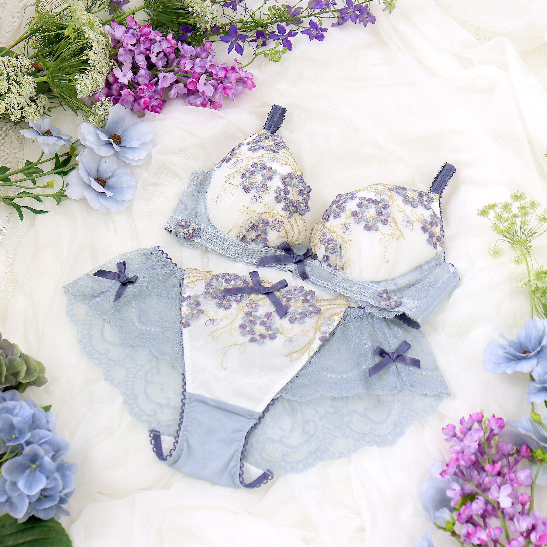 Risa Magli「クラーラ ブラジャー（E-F)＜リサマリ ミラクル谷間ブラ＞」|インナー|