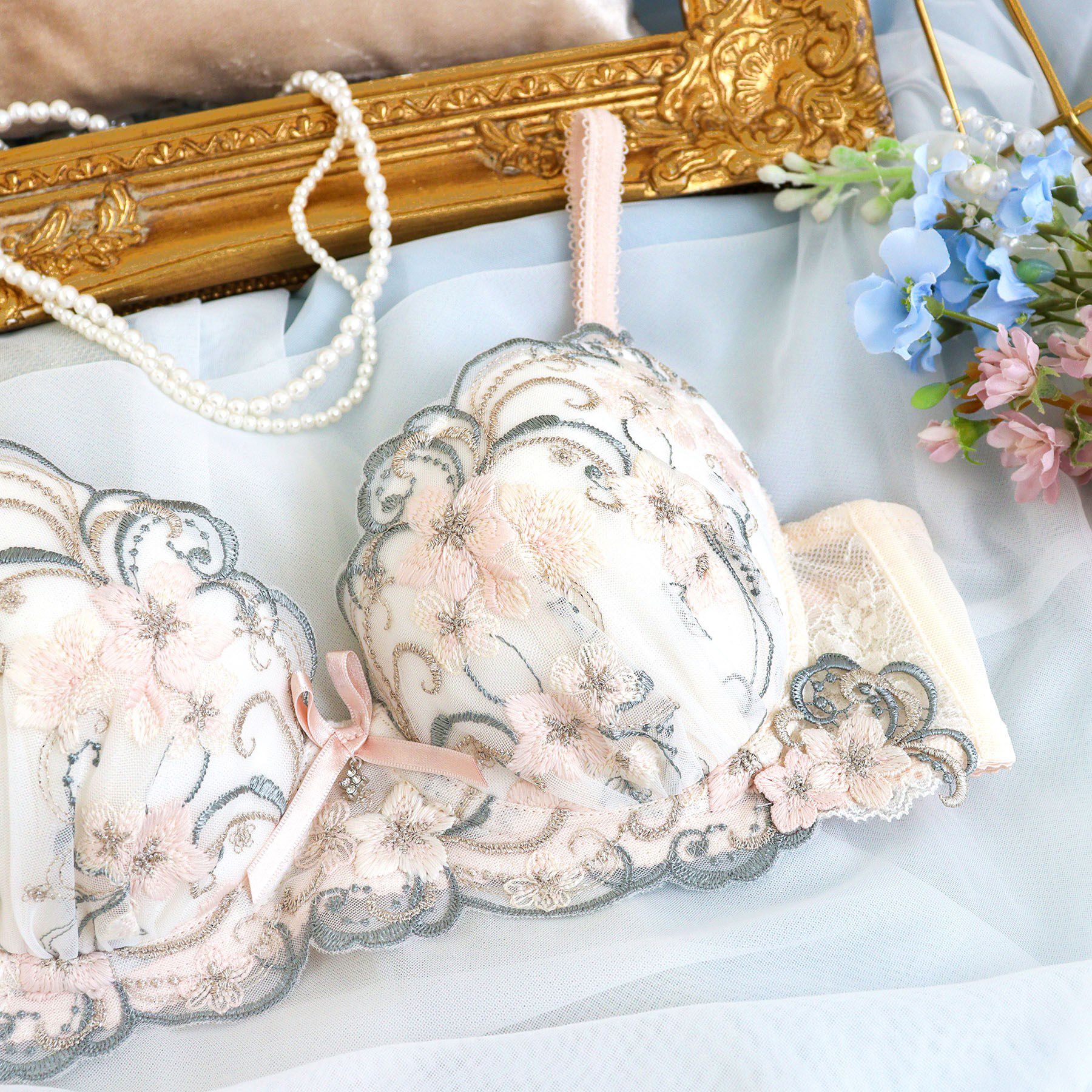 Risa Magli「アイシャ ブラジャー （B-C） ＜サイドシェイプ＞」|インナー|