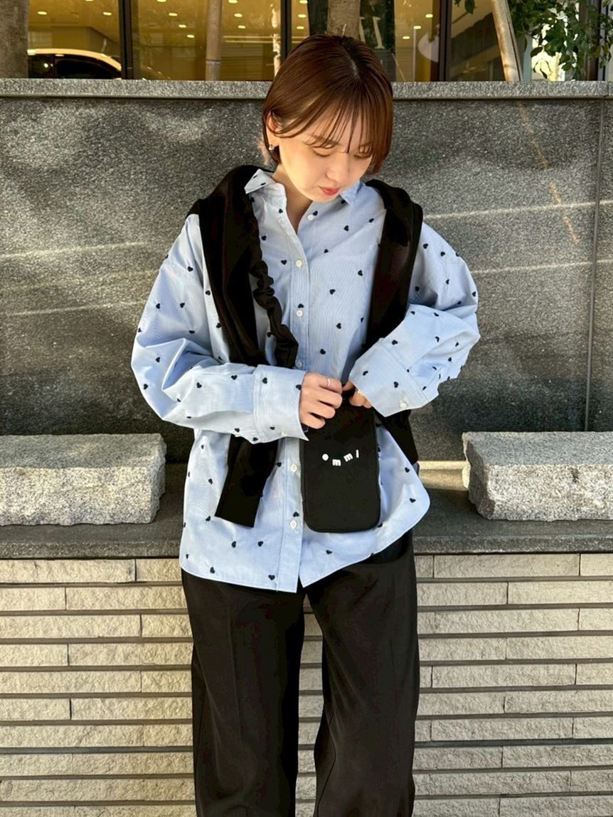 emmi atelier「【HEART】 ハート刺繍ベーシックシャツ」|シャツ・ブラウス|