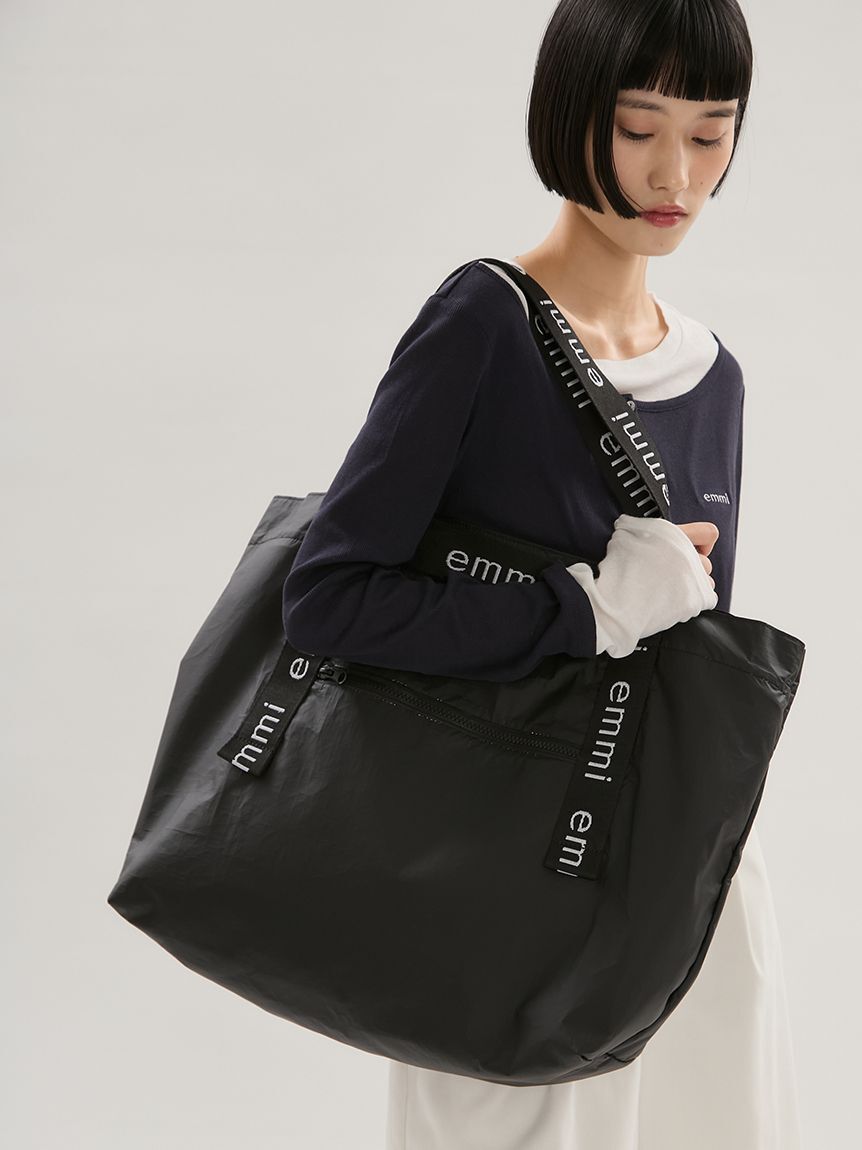 emmi atelier「【ONLINE限定】撥水emmiロゴビックトートバッグ」|トートバッグ|BLK