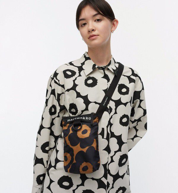 Marimekko「【日本限定】Neat Phone Pocket Unikko ショルダーバッグ」|ショルダー・メッセンジャー|