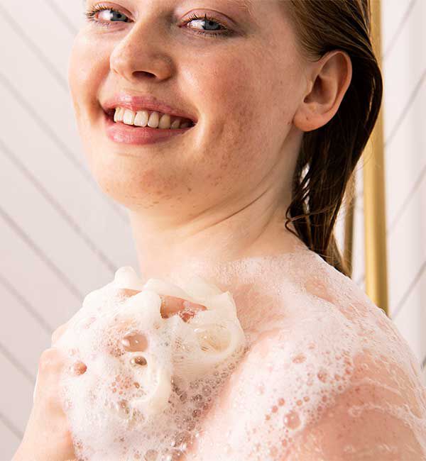 THE BODY SHOP「シャワースクラブ ST 200mL（香り：ストロベリー）」|マッサージ・ボディスクラブ|