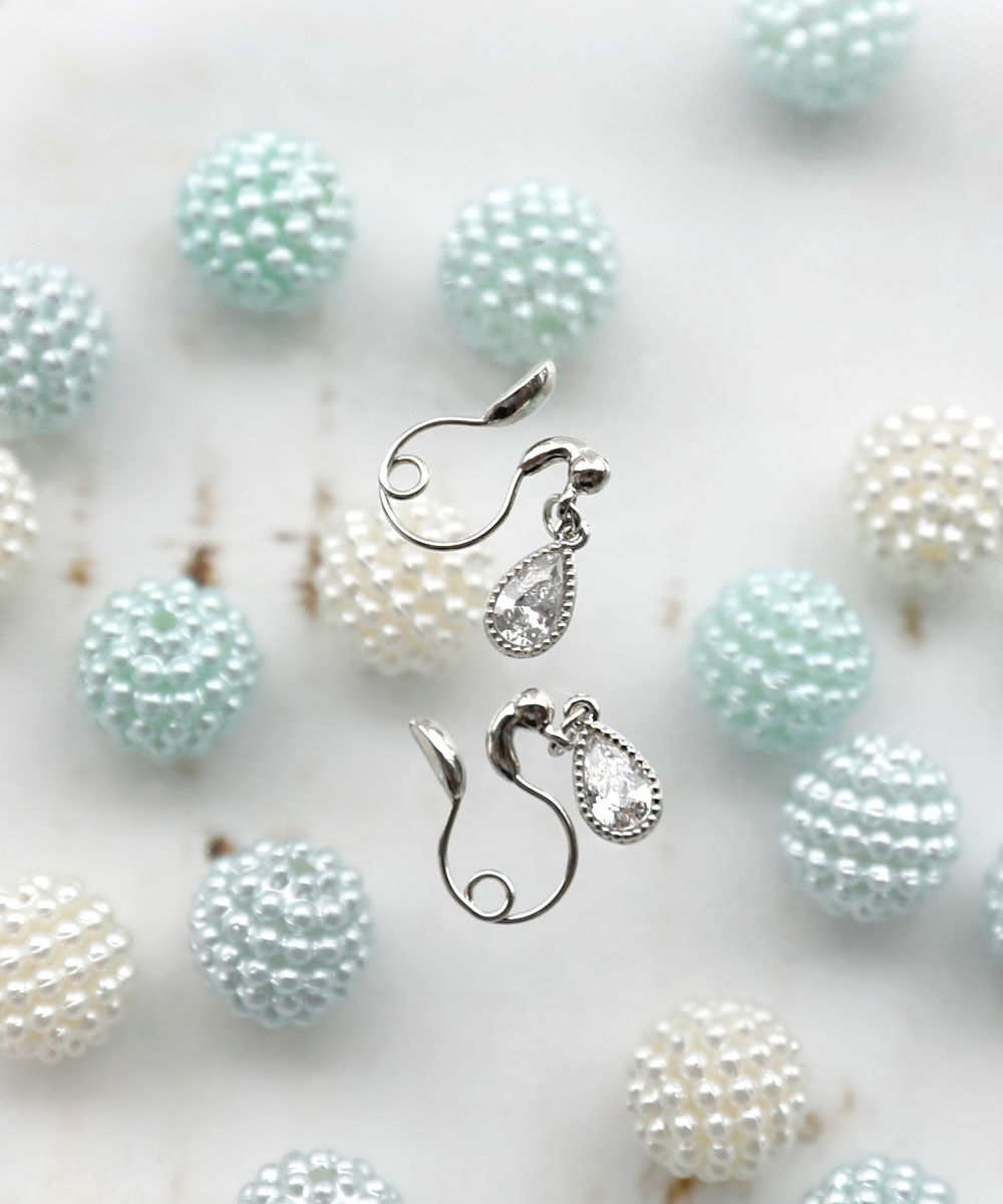 colleca la「ループフィット・しずくストーンのイヤリング」|イヤリング|シルバー