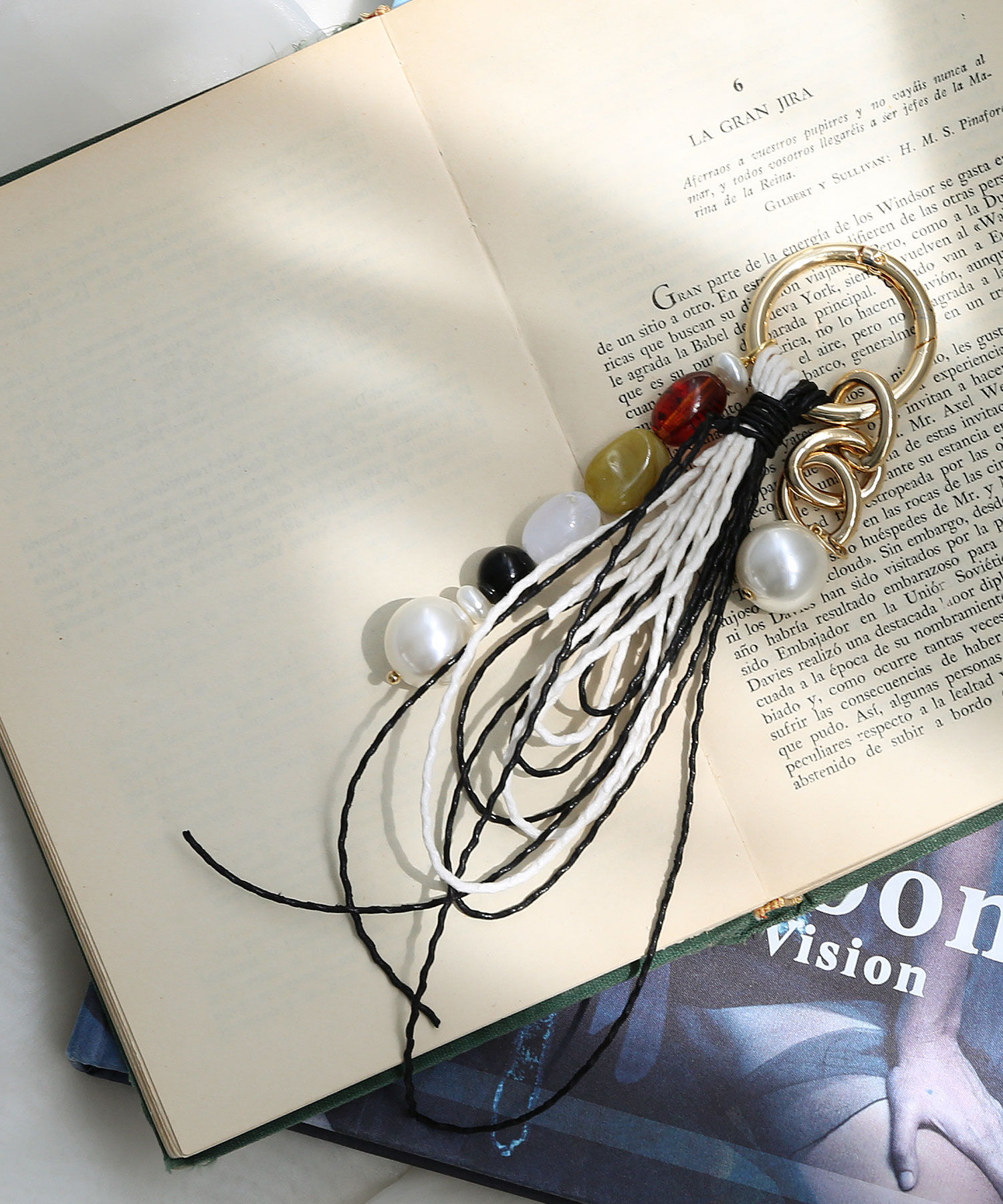  「大粒カラーパーツ&times;コードタッセル バッグチャーム/キーホルダー」|チャーム・キーホルダー|