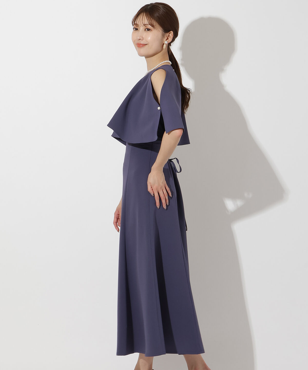 アンドクチュール「ケープレイヤードクルーネックドレス」|ドレス|