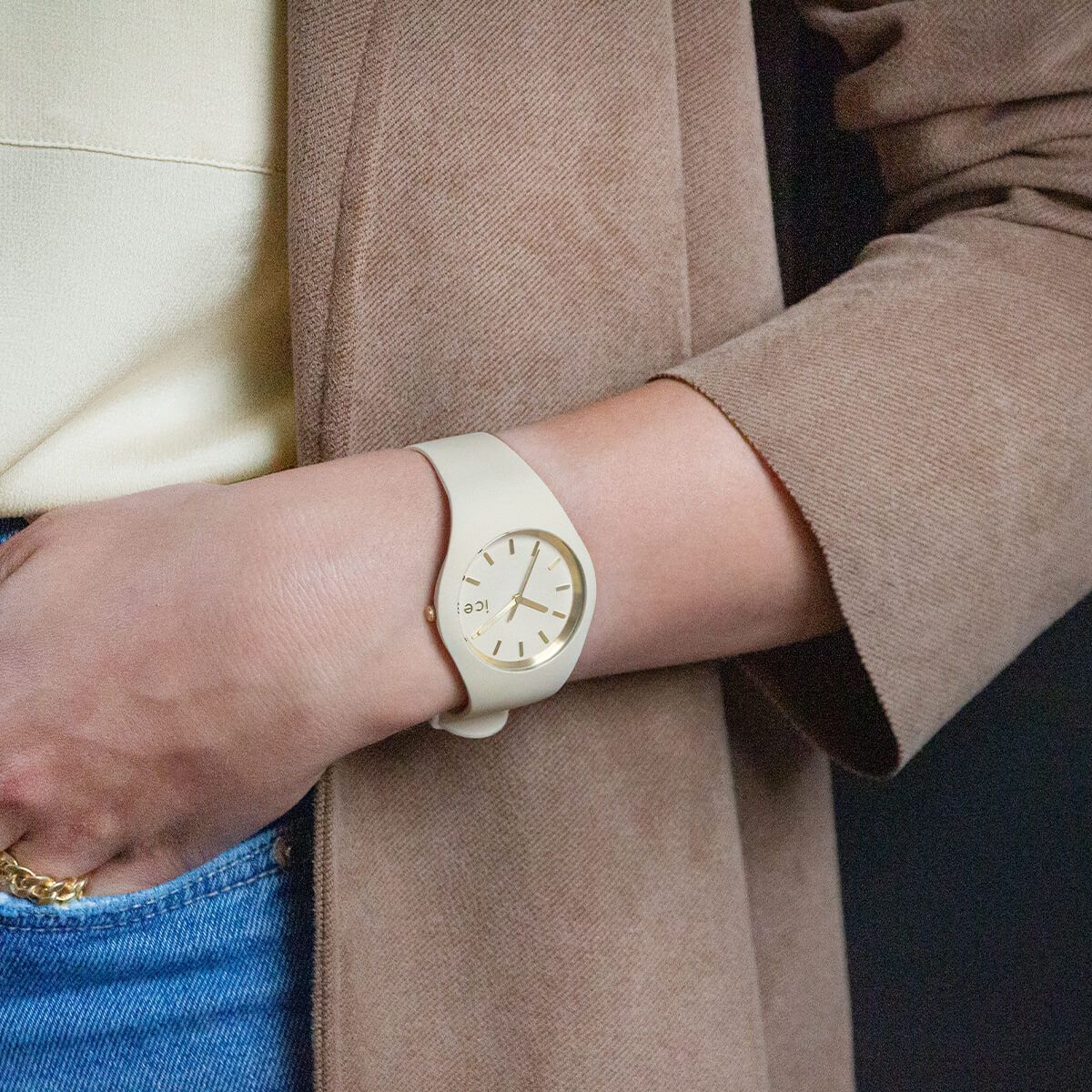 ICE-WATCH「〈ICE-WATCH(ｱｲｽｳｫｯﾁ)〉ｽﾓｰﾙｼﾘｺﾝ ｱｰﾓﾝﾄﾞｽｷﾝ ICE glam brushed」|腕時計|