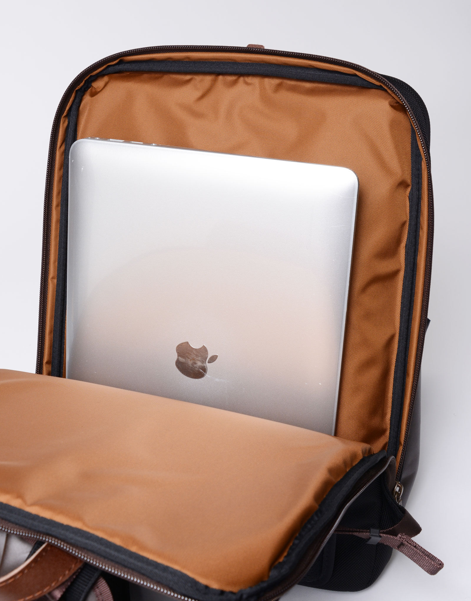 master-piece「Bump leather ver. バックパックM」|リュック|