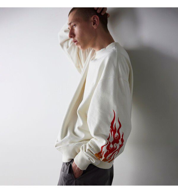 BEAMS「ワイドショートフィット ファイヤーアーム クルースウェット」|スウェット・ジャージ|WHITE
