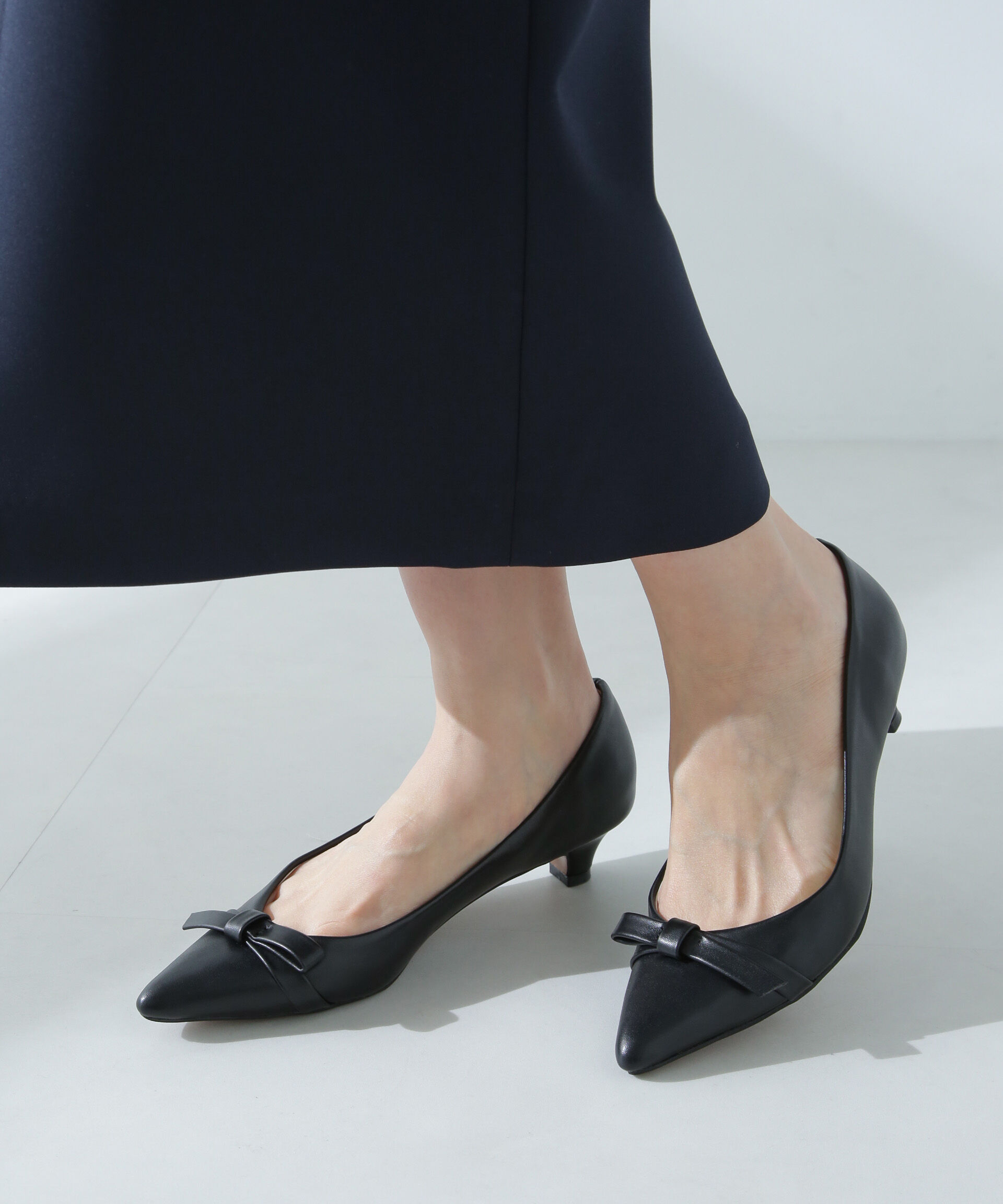 nano･universe「リボンローヒールパンプス」|ビジネス・ドレスシューズ|ブラック