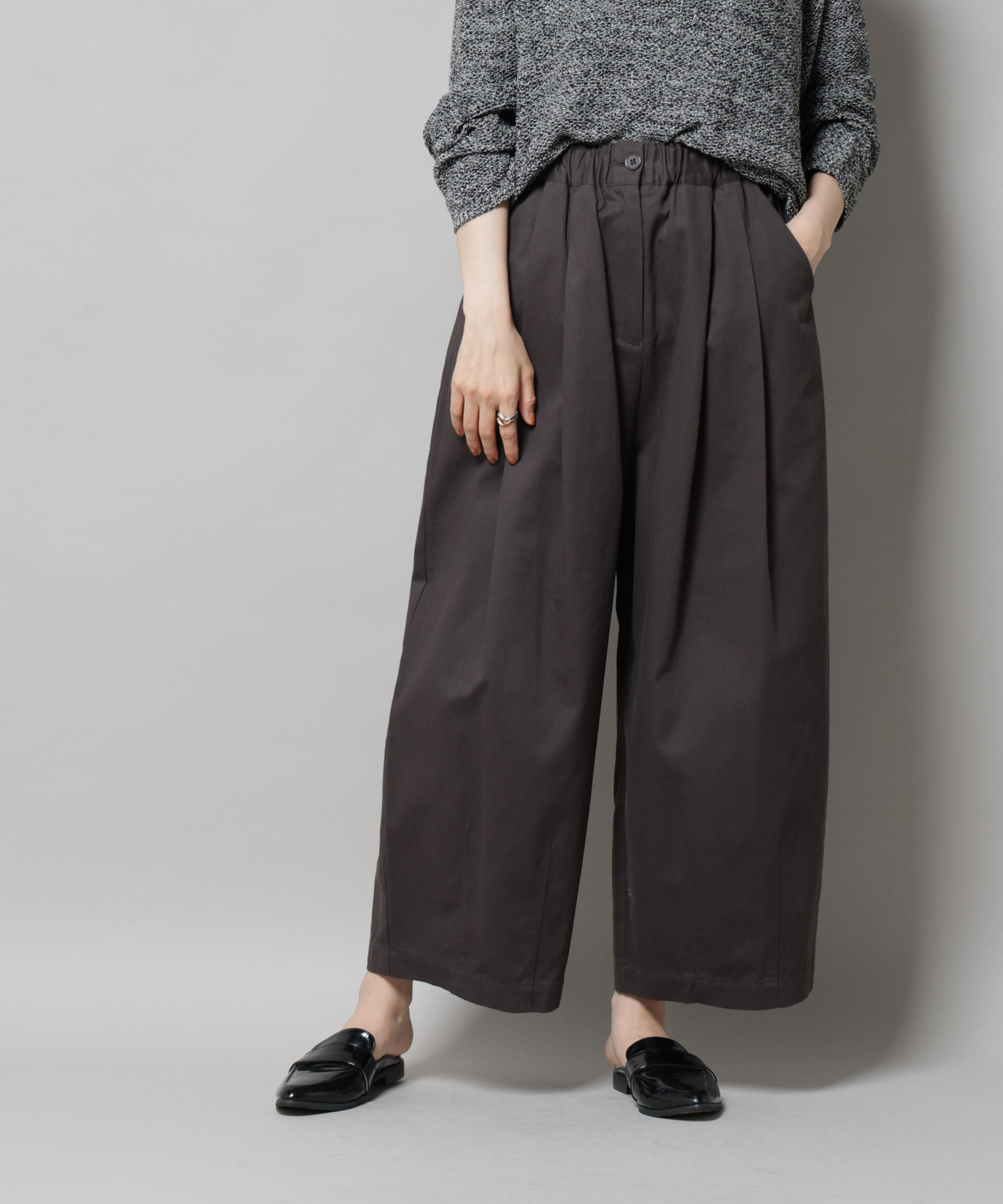 nano･universe「タックコクーンチノパンツ」|チノ|