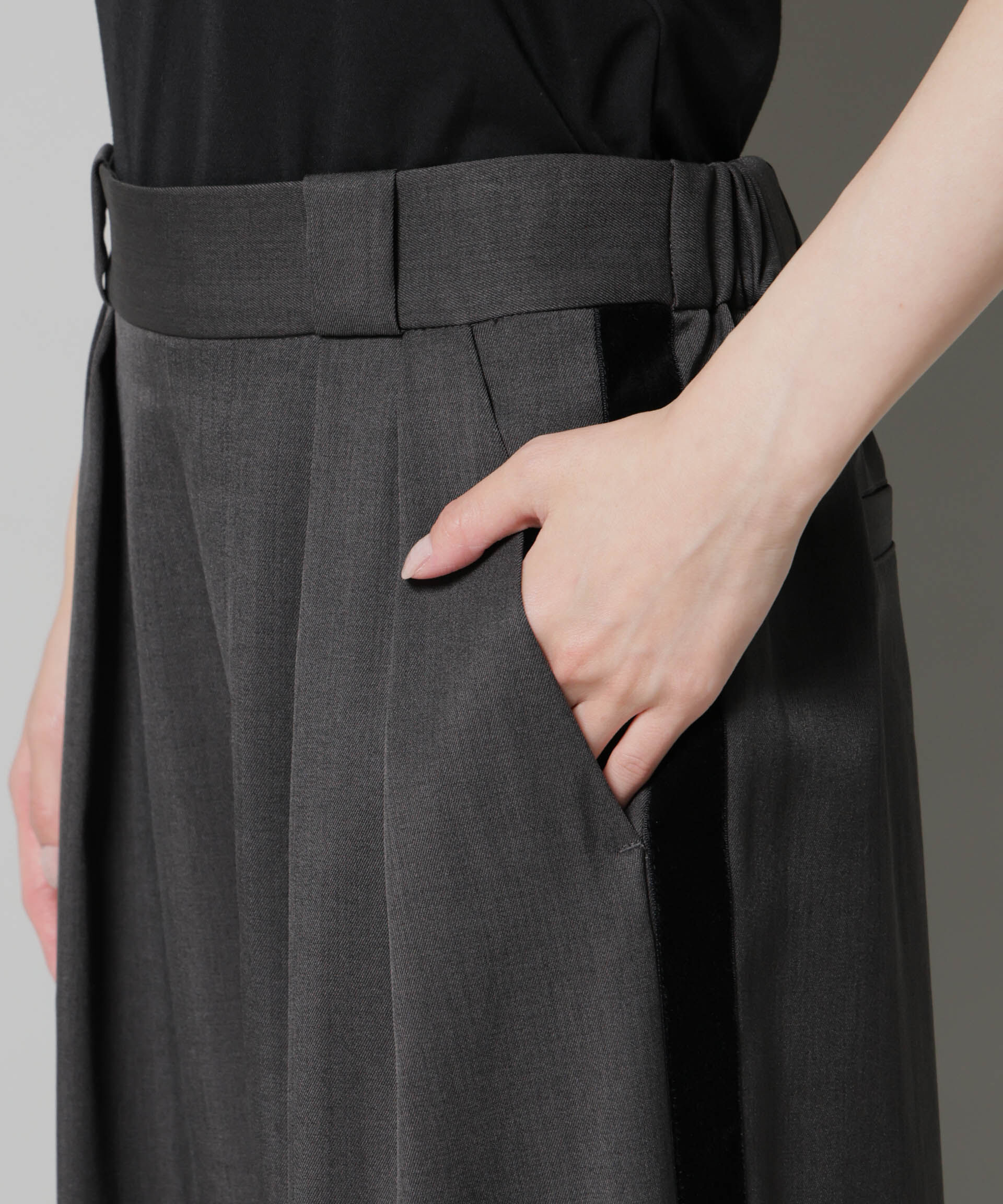 nano･universe「ベルベッドサイドラインパンツ」|チノ|