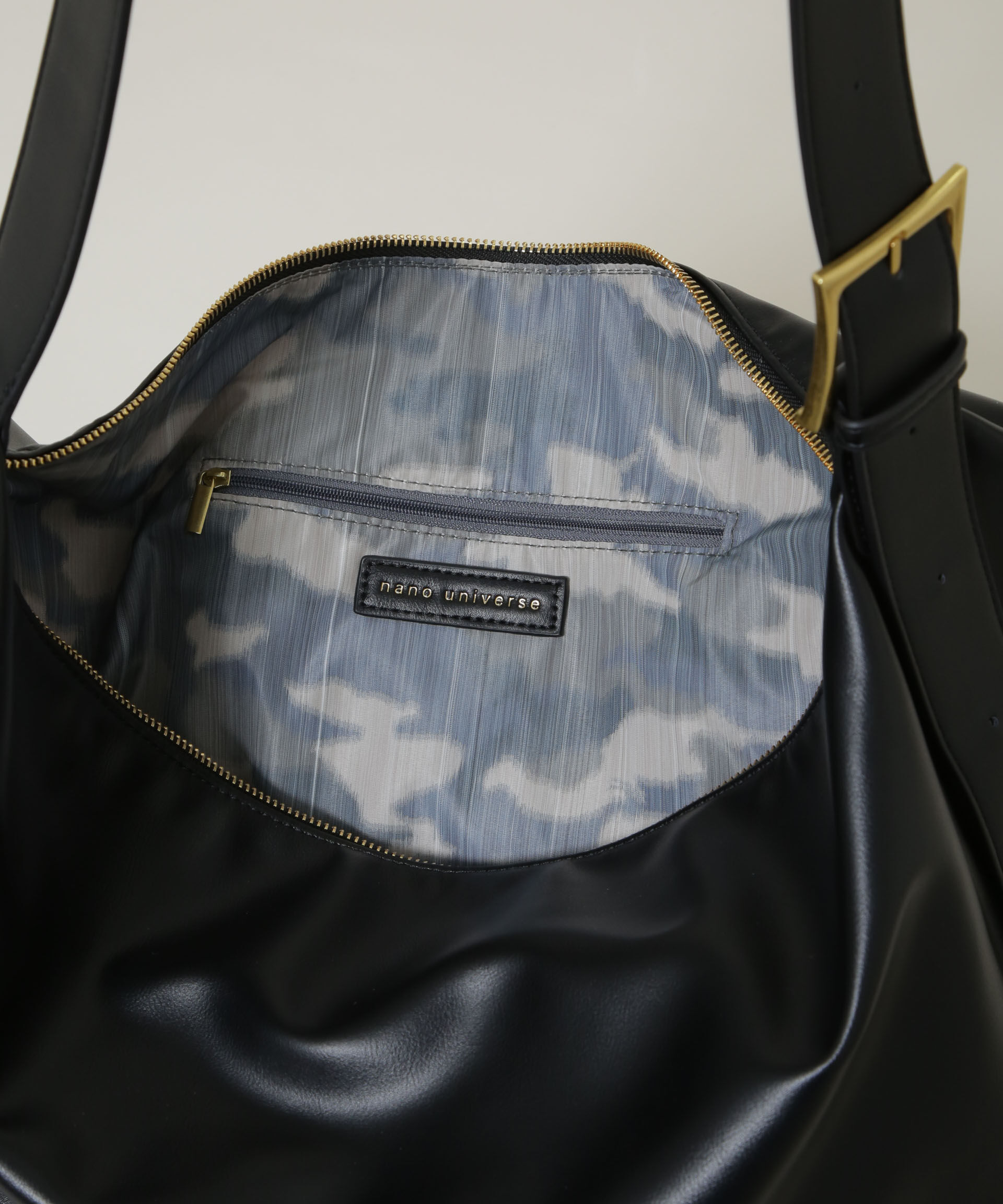 nano･universe「｢WARP PRINT｣ ライニング フェイクレザーショルダー」|ショルダー・メッセンジャー|