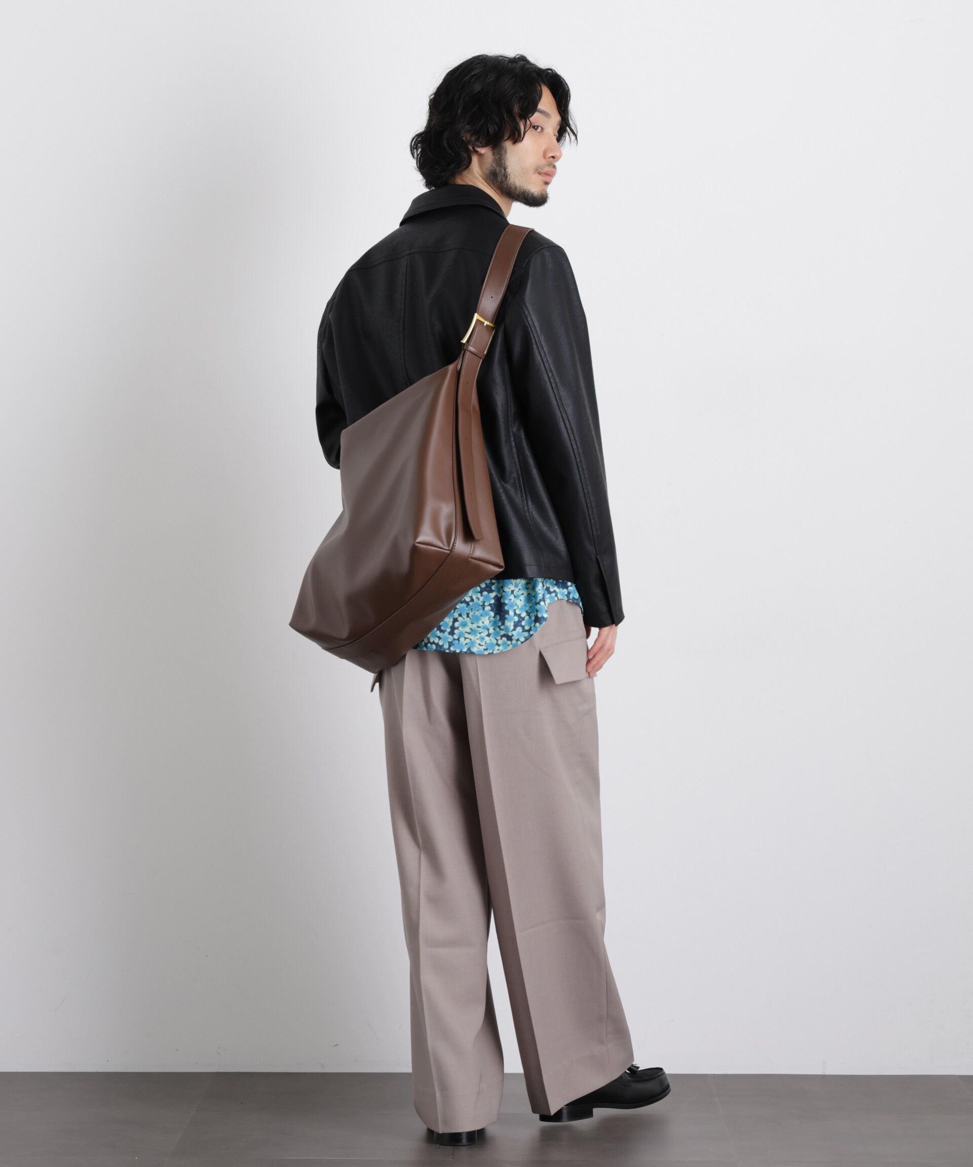 nano･universe「｢WARP PRINT｣ ライニング フェイクレザーショルダー」|ショルダー・メッセンジャー|