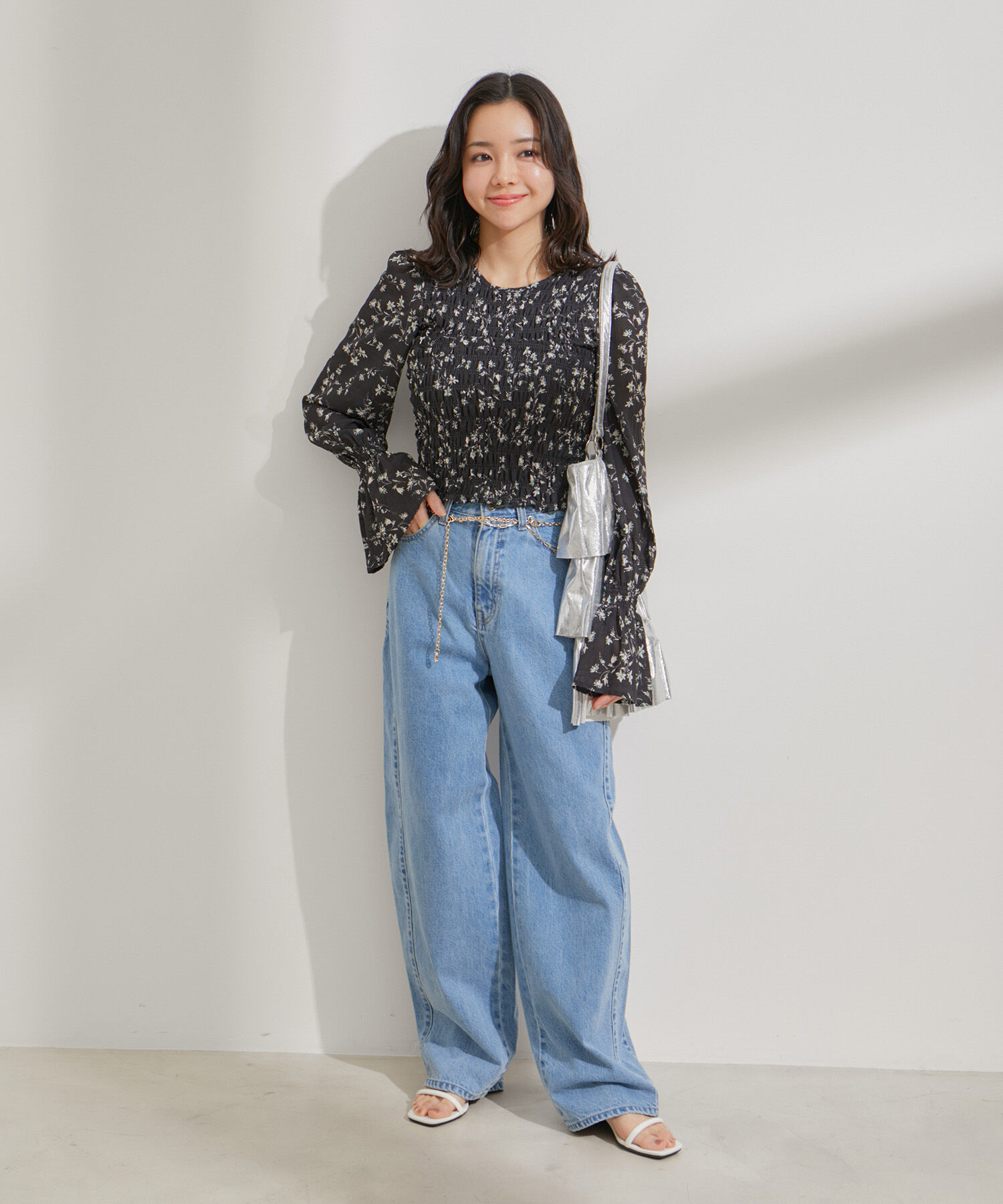 VIS「【セットアップ対応】花柄シャーリングブラウス」|シャツ・ブラウス|