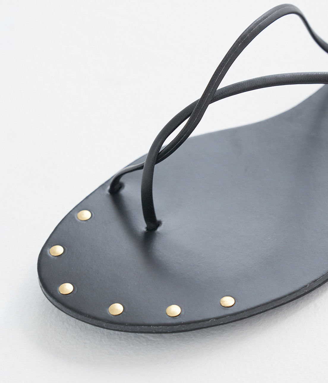 ROPE PICNIC PASSAGE「平スタッズツイストトングサンダル」|サンダル|