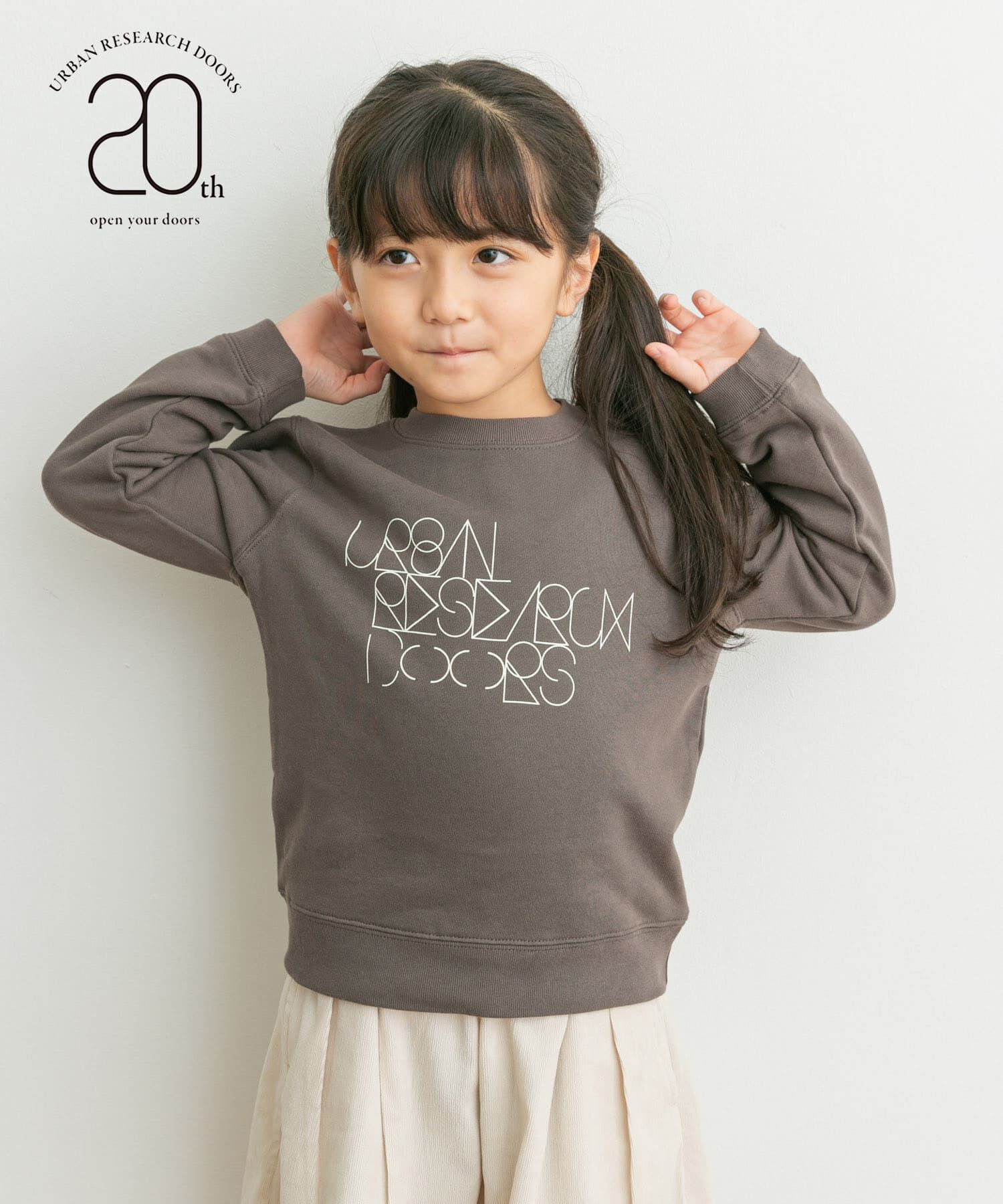 URBAN RESEARCH DOORS「20周年ロゴスウェット(KIDS)」|その他|チャコールグレー