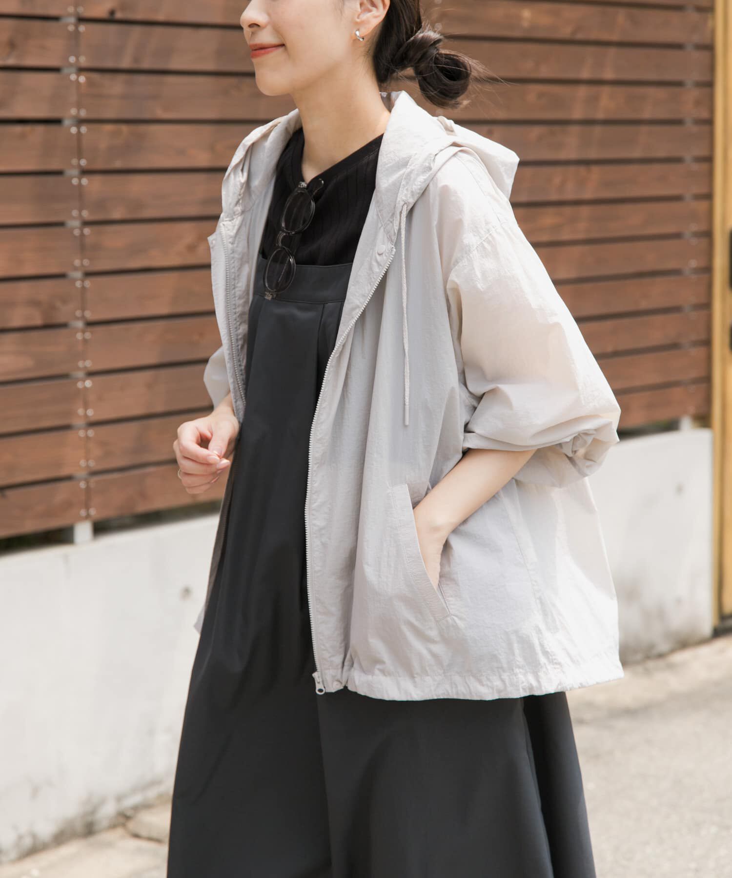 URBAN RESEARCH DOORS「『UR TECH』ポケッタブル撥水フレアパーカー」|アウトドア|ライトグレー