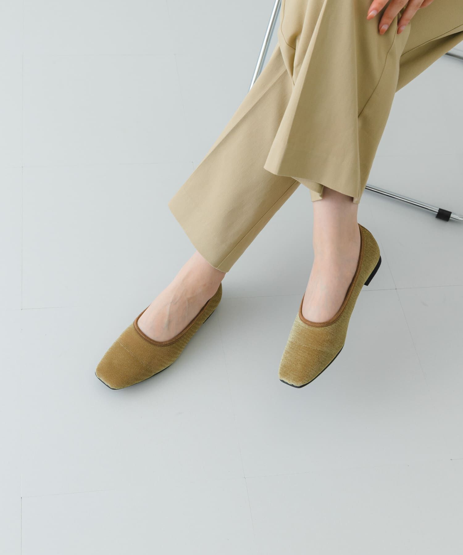RODE SKO「『MADE IN JAPAN』スクエアベロアメッシュフラット」|バレエシューズ|ベージュ