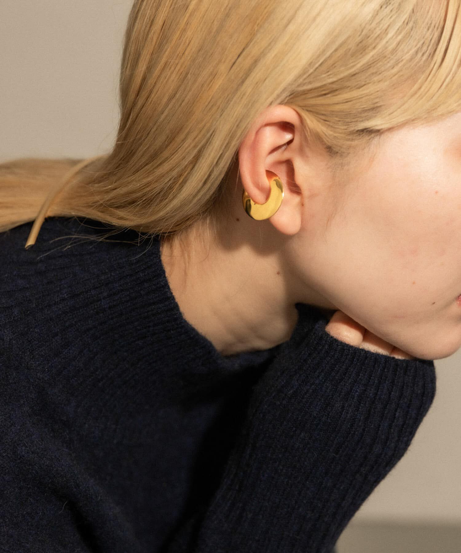 SMELLY「SMELLY so&rsquo;　flat circle earcuff gld」|イヤリング|